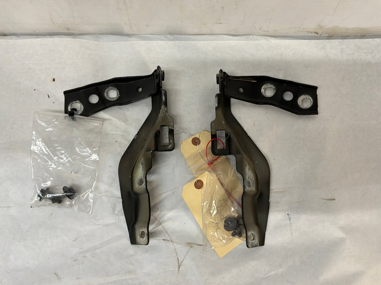 Hinges - Day's Parts Yard