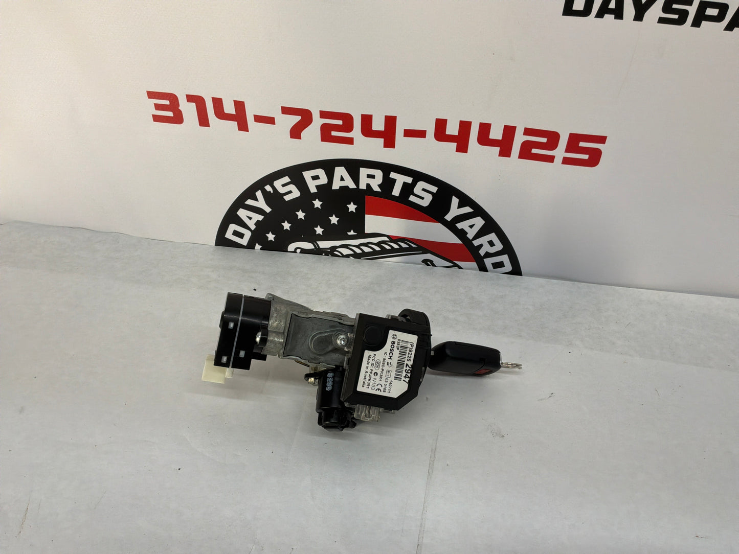 2011 Chevy Caprice PPV Ignition Switch Lock Housing Assembly w/ Key Transmitter OEM