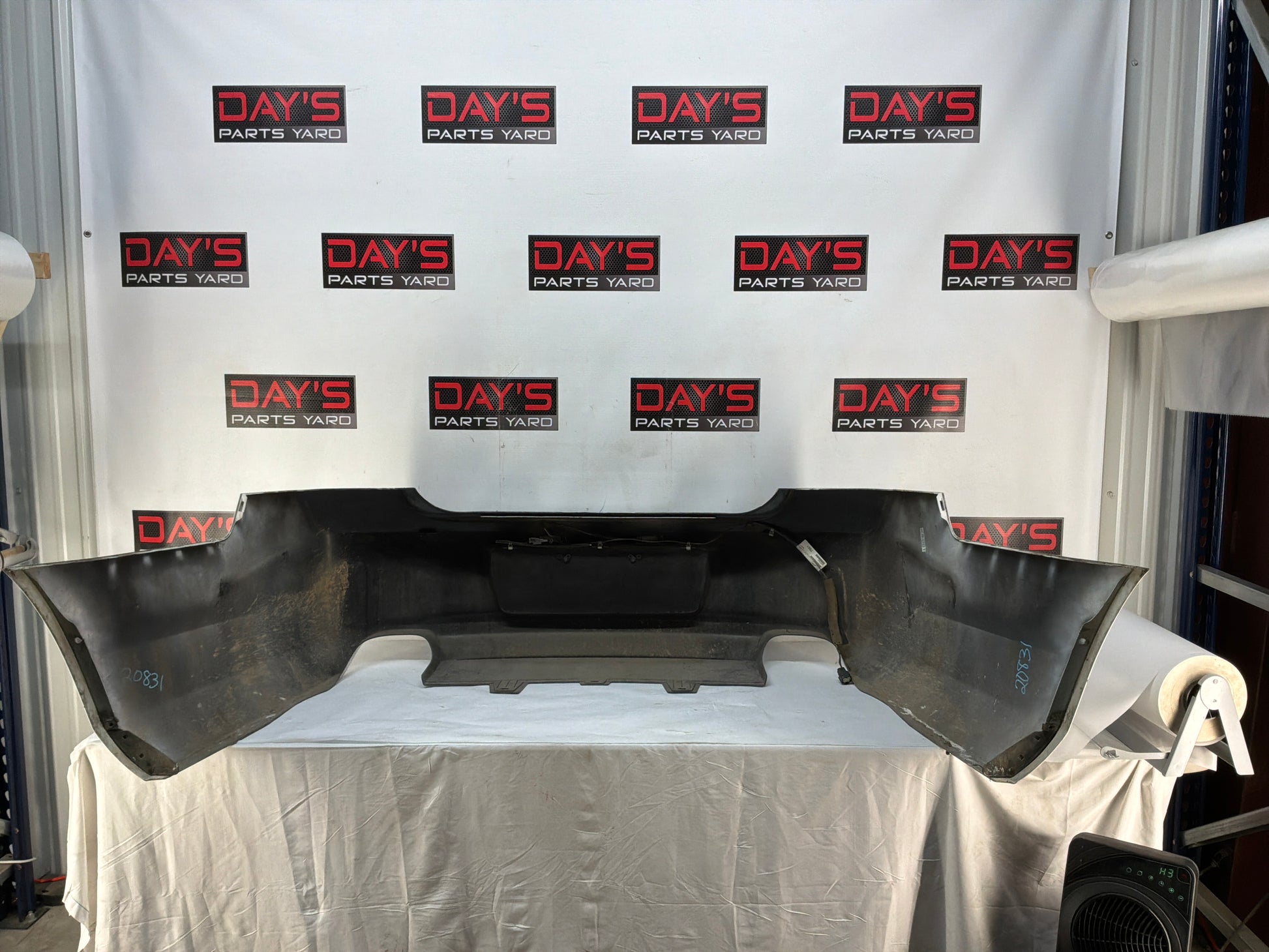 Rear bumper - Day's Parts Yard