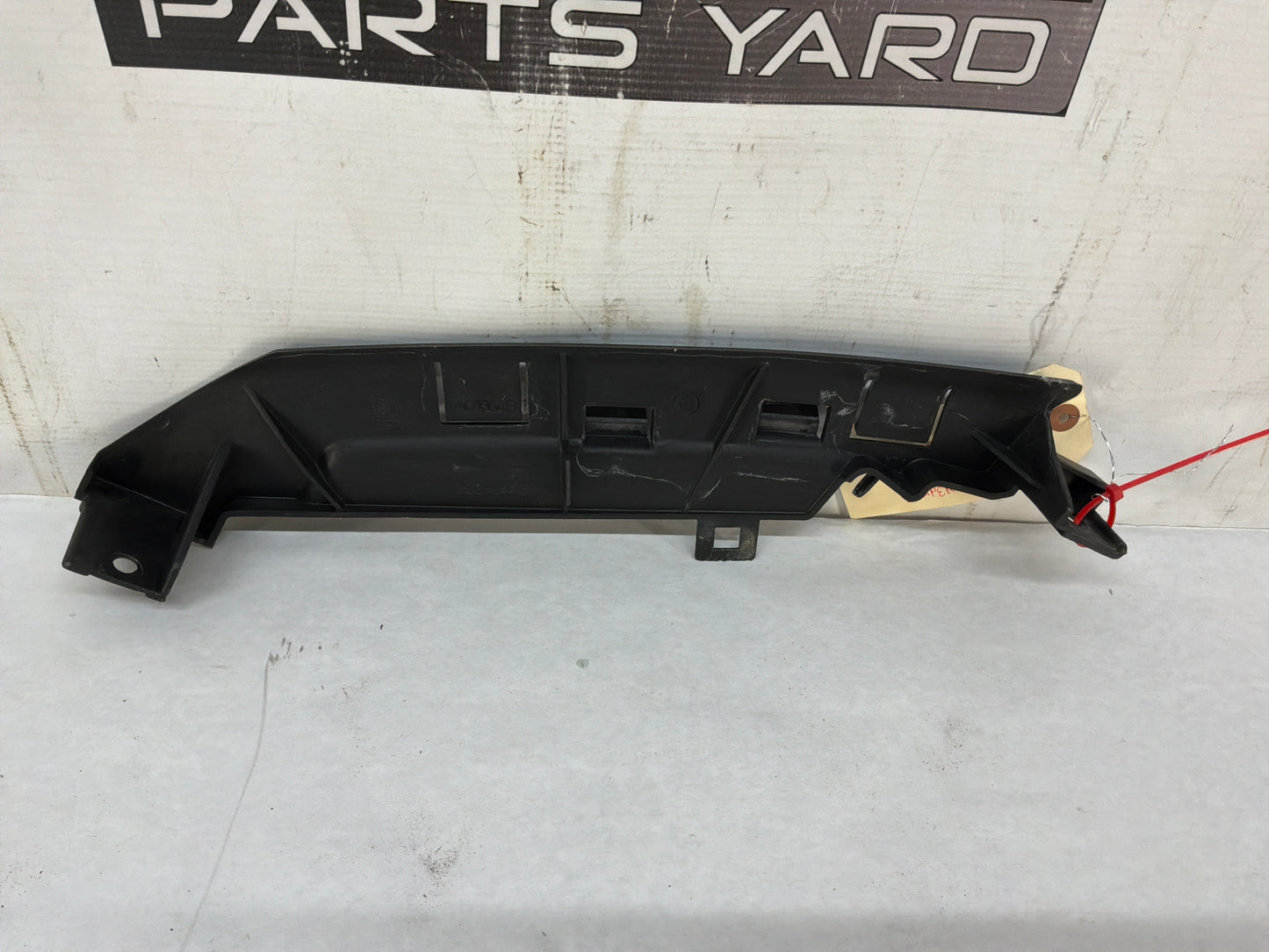 Bumper bracket - Day's Parts Yard