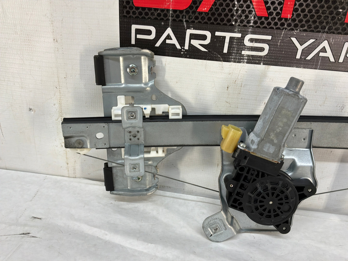 Window regulator - Day's Parts Yard