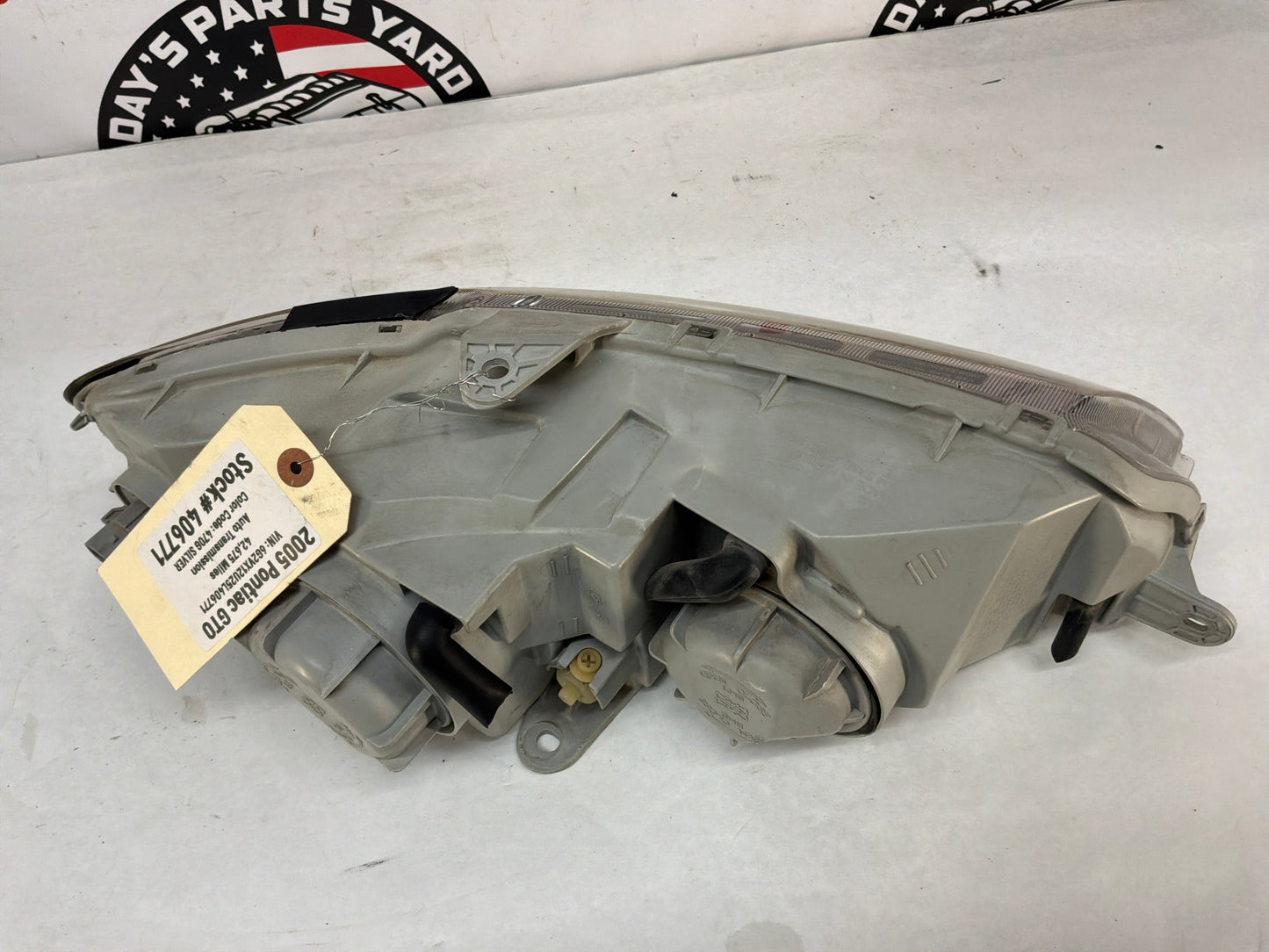 2005 Pontiac GTO LH Driver Headlight Head Light Lamp OEM