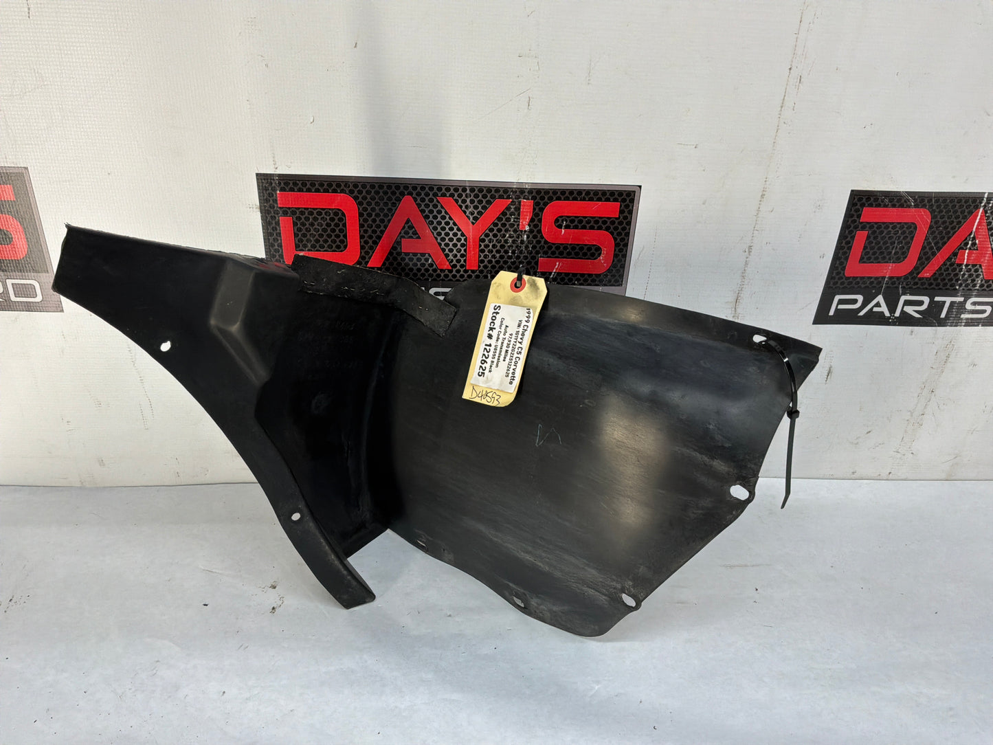 1999 Chevy C5 Corvette LH Driver Front Inner Fender Wheel Well House Liner OEM