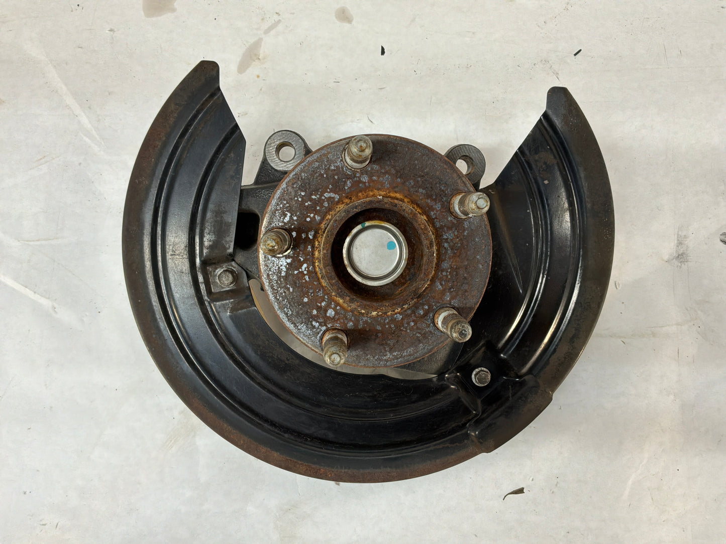 2008 Pontiac G8 GT LH Driver Front Suspension Spindle Knuckle Hub Assembly OEM