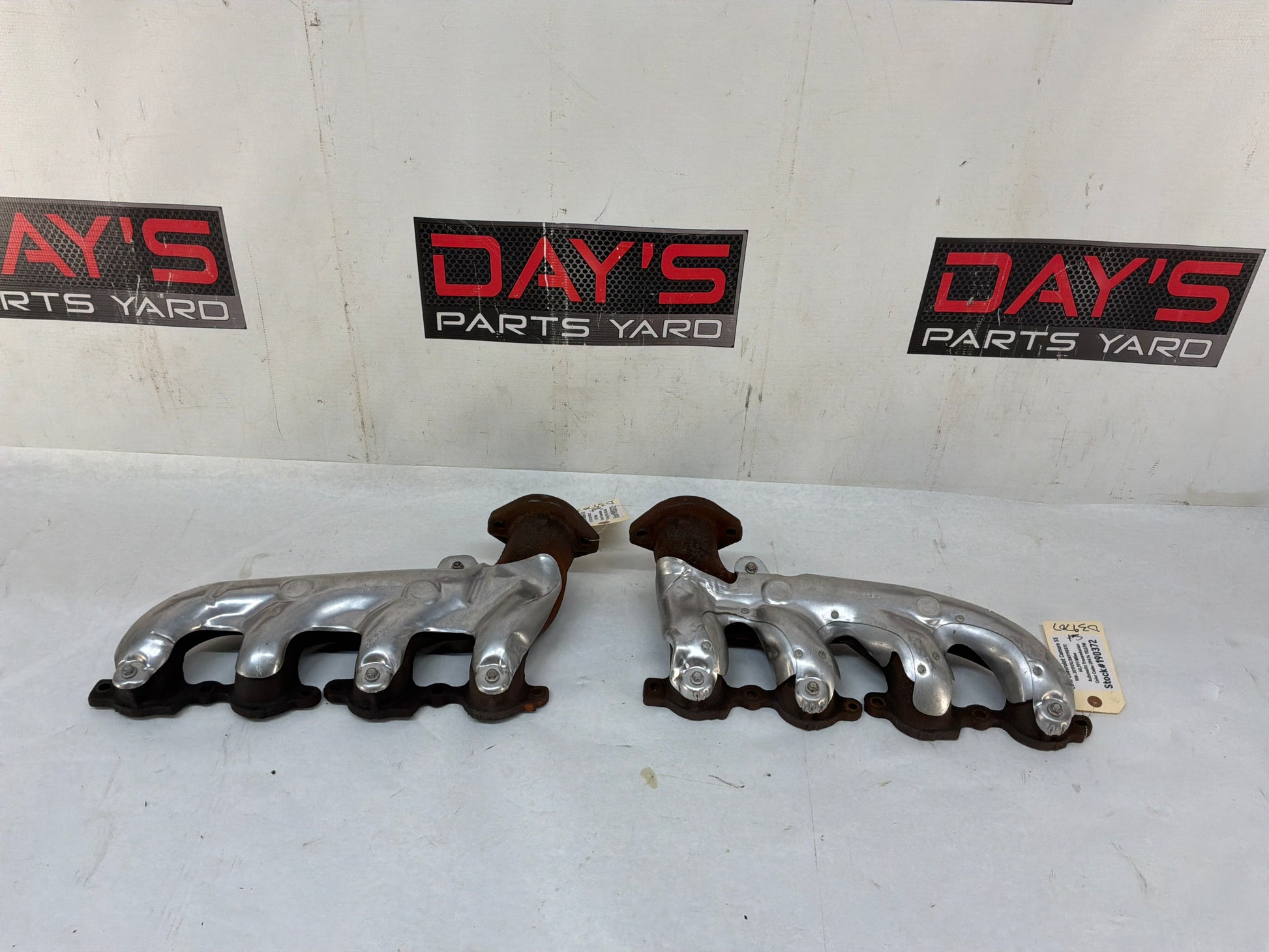 Exhaust manifold - Day's Parts Yard