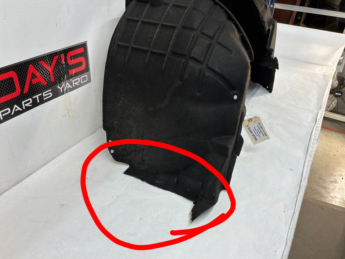 Lh front wheel liner - Day's Parts Yard