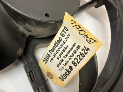 2006 Pontiac GTO Dual Electric Radiator Cooling Fans Shroud Assembly OEM