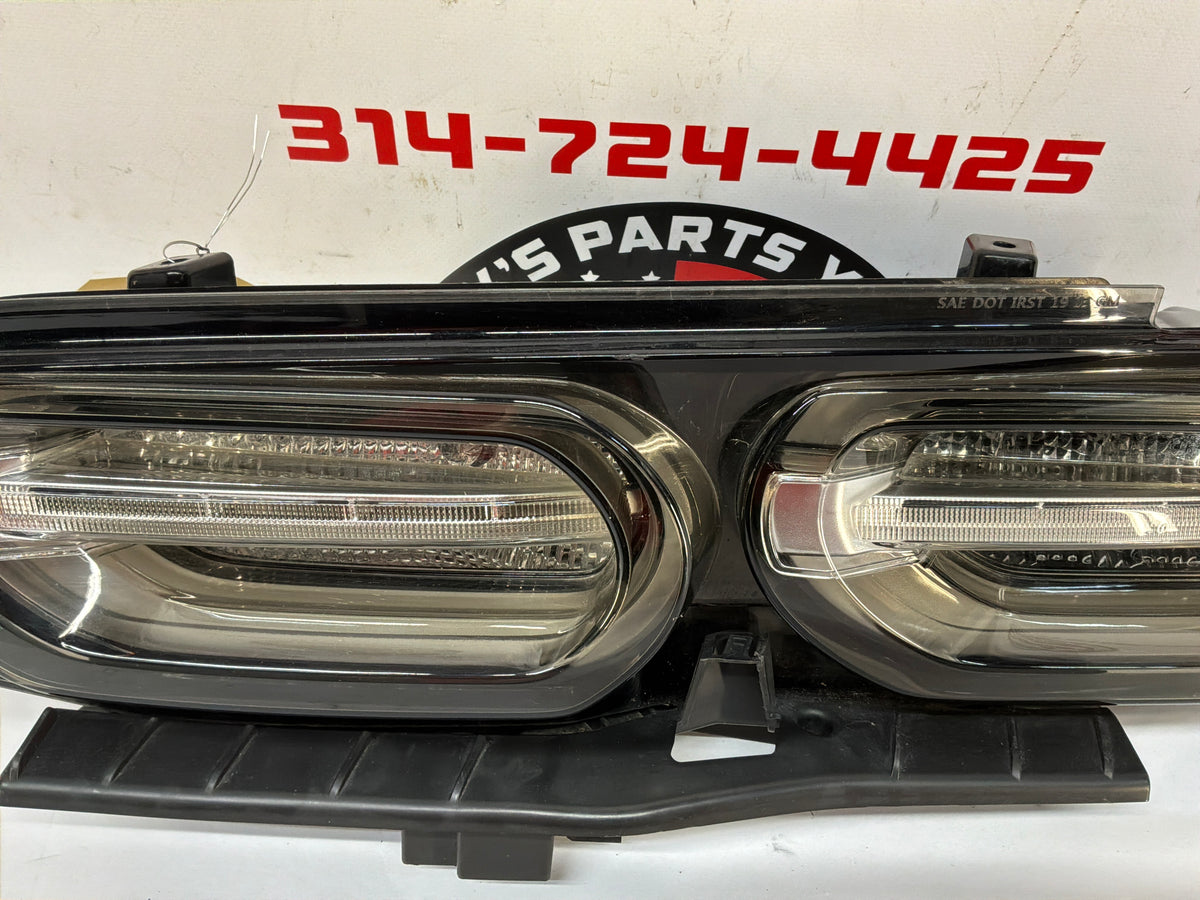2021 Chevy Camaro SS RH Passenger Smoked Taillight Tail Light Lamp OEM
