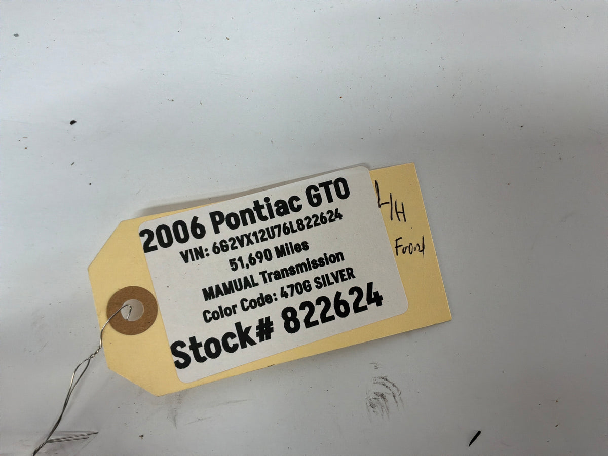2006 Pontiac GTO Front Bumper Turn Signal Marker Light OEM