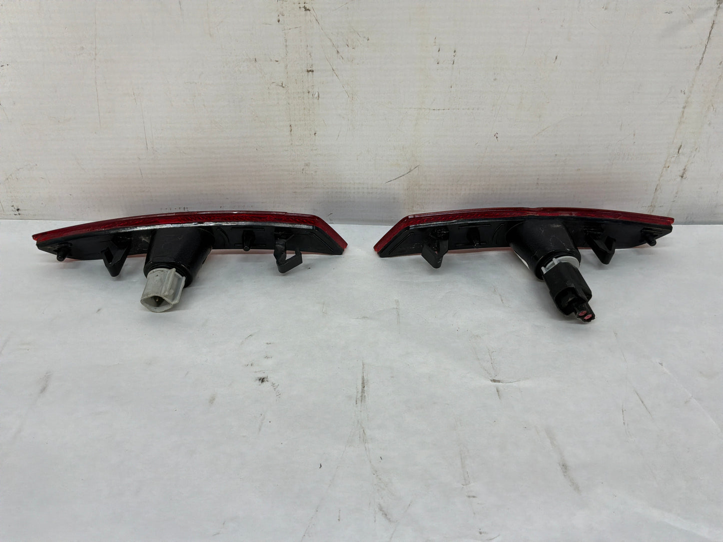 2023 Chevy Camaro SS Rear Bumper Side Marker Lights Lamps Reflectors OEM