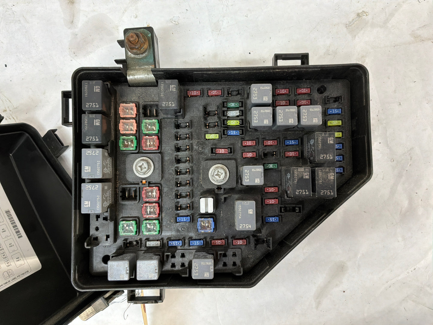 2008 Pontiac G8 GT Engine Bay Fuse Relay Wiring Junction Block Box Cover Lid OEM