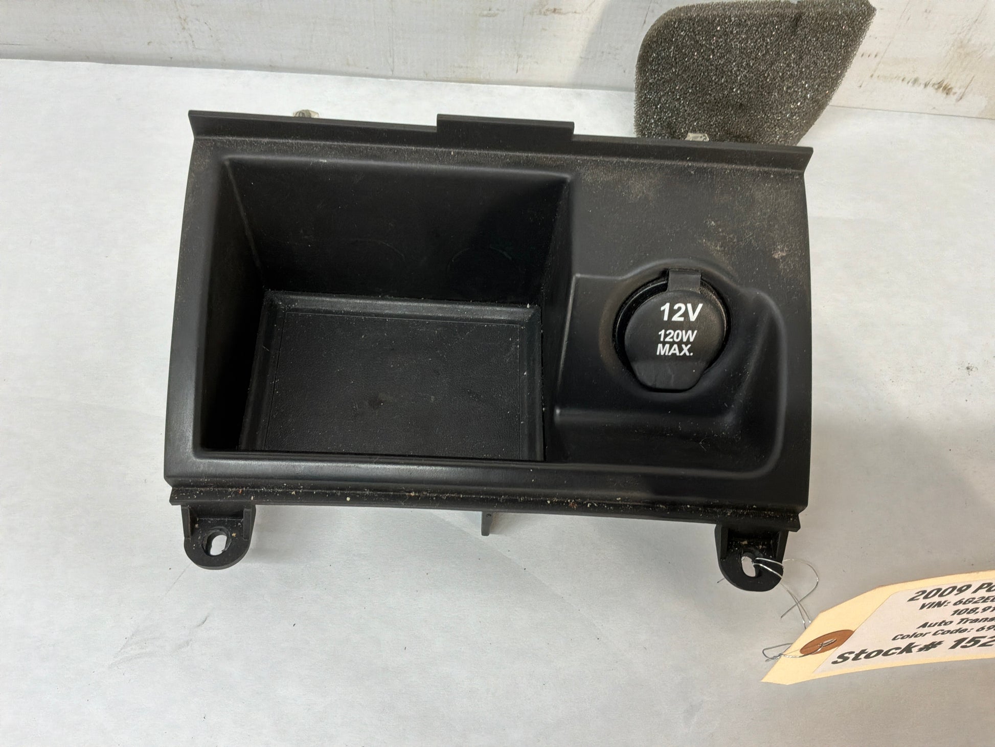 2009 Pontiac G8 GT Lower Radio Center Console Storage Cubby Compartment Assembly OEM - Day's Parts Yard