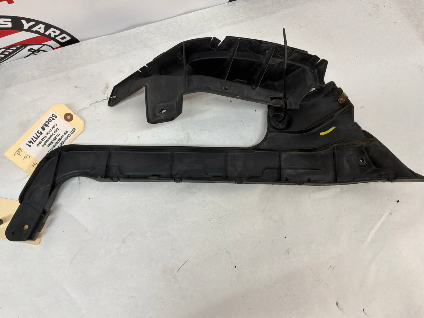 2011 Chevy Caprice PPV RH & LH Rear Bumper Guide Brackets Mounts Supports OEM