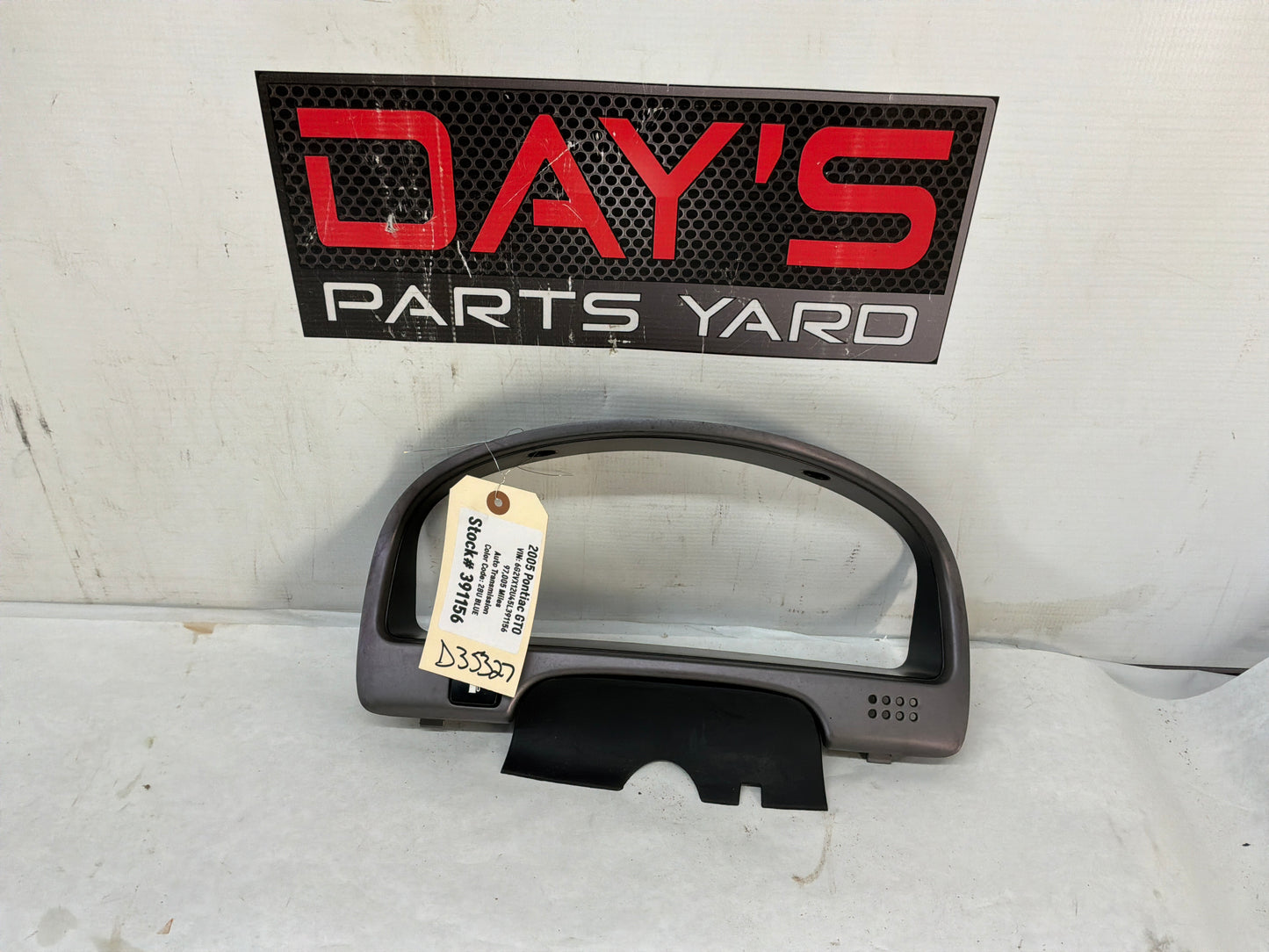 Speedometer bezel - Day's Parts Yard