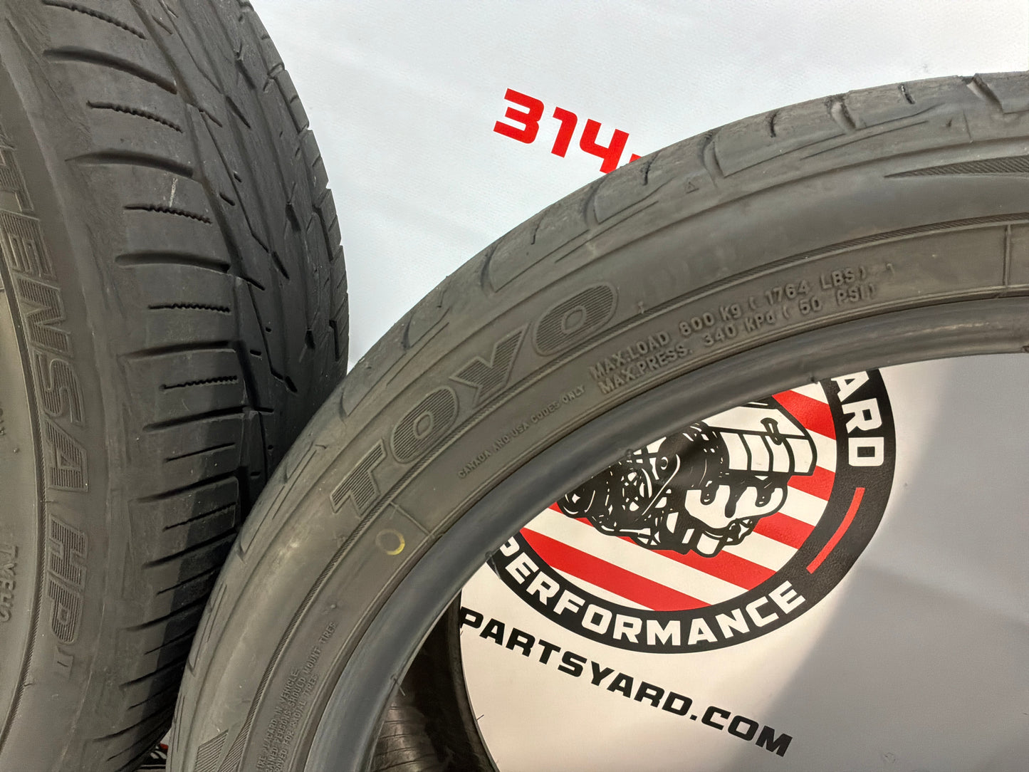 Toyo Exstensa HP 275/35/19 Set of 2