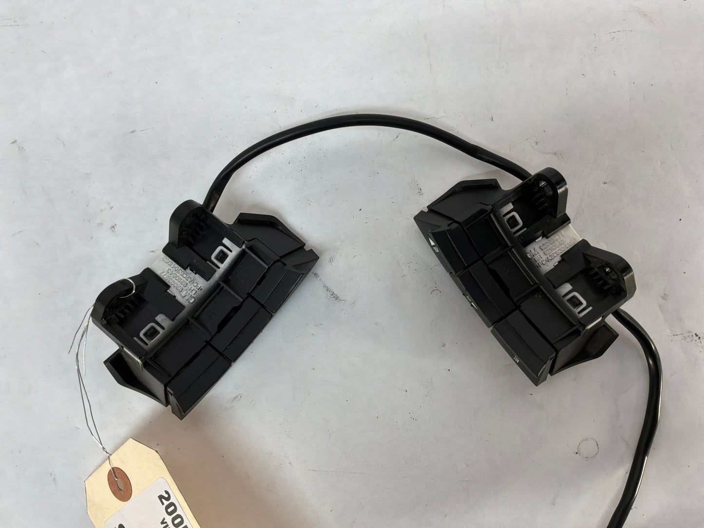 2005 Pontiac GTO Steering Wheel Radio Control Buttons Switches OEM