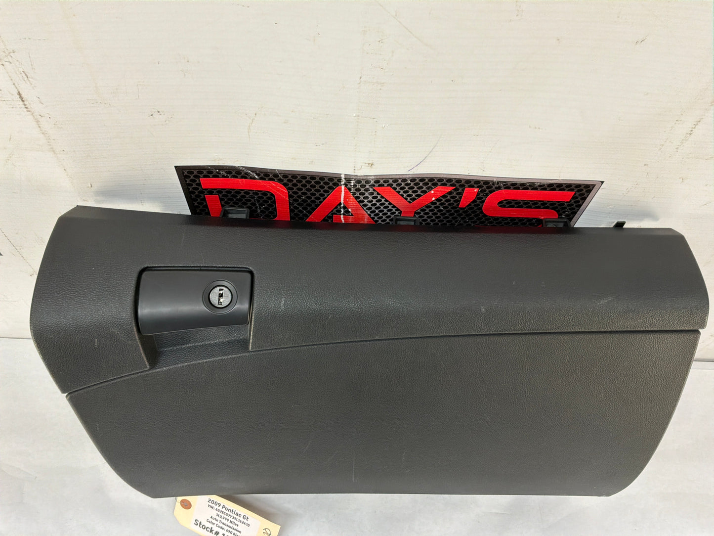 Glove box - Day's Parts Yard