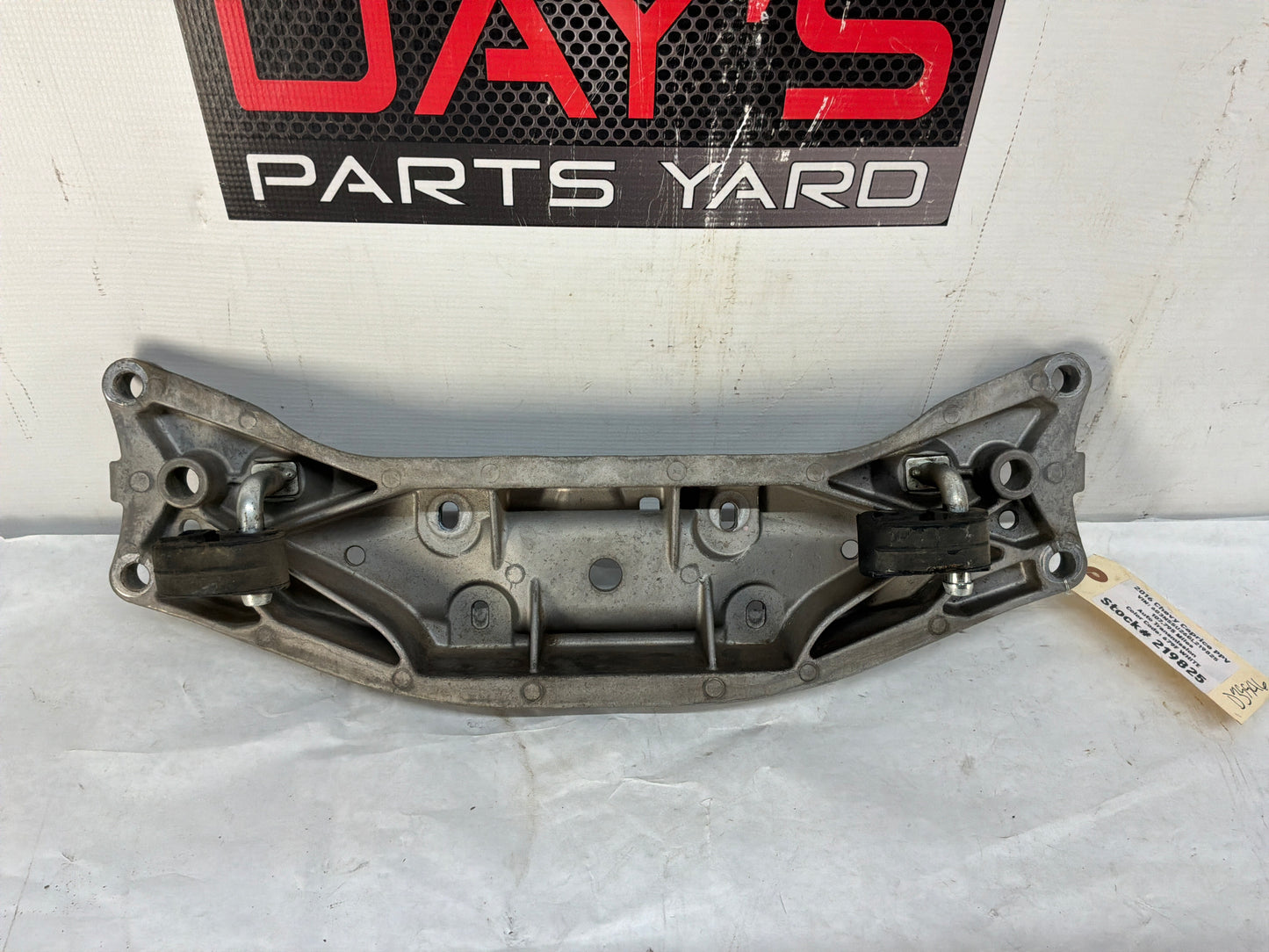 2016 Chevy Caprice PPV 6L80E Automatic Transmission Crossmember Mount Support OEM