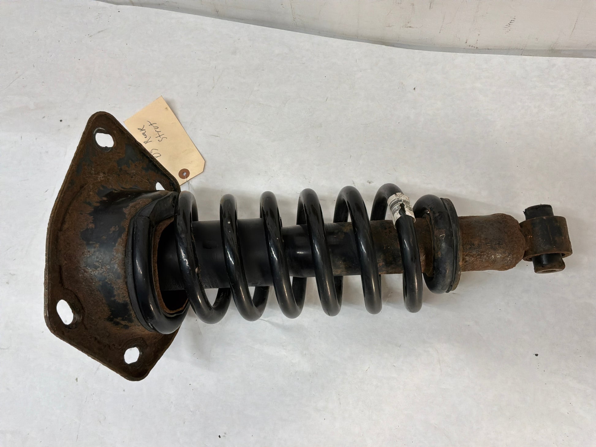Lh rear shock - Day's Parts Yard