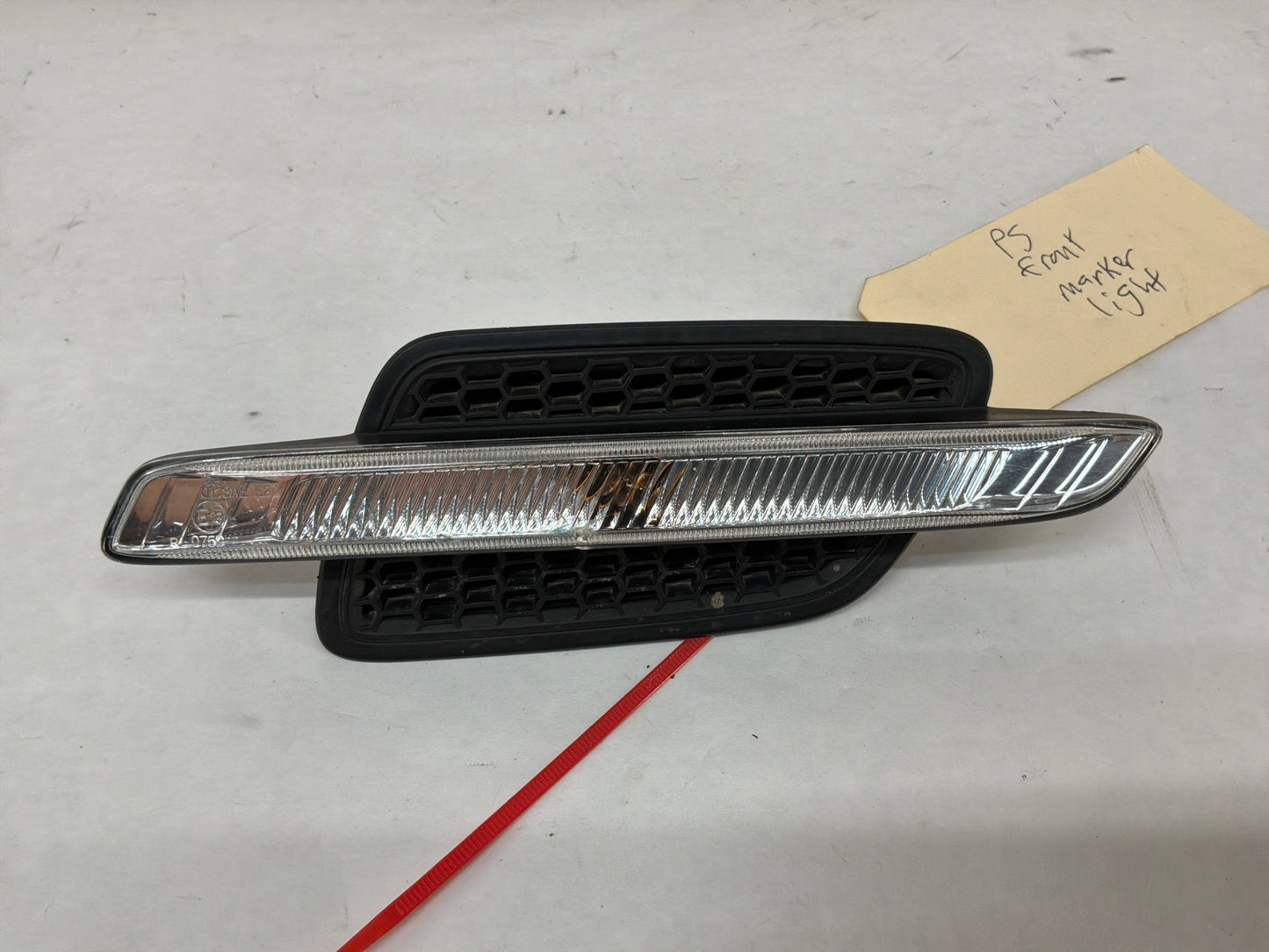RH Passenger Fender Marker Repeater Lamp Light OEM
