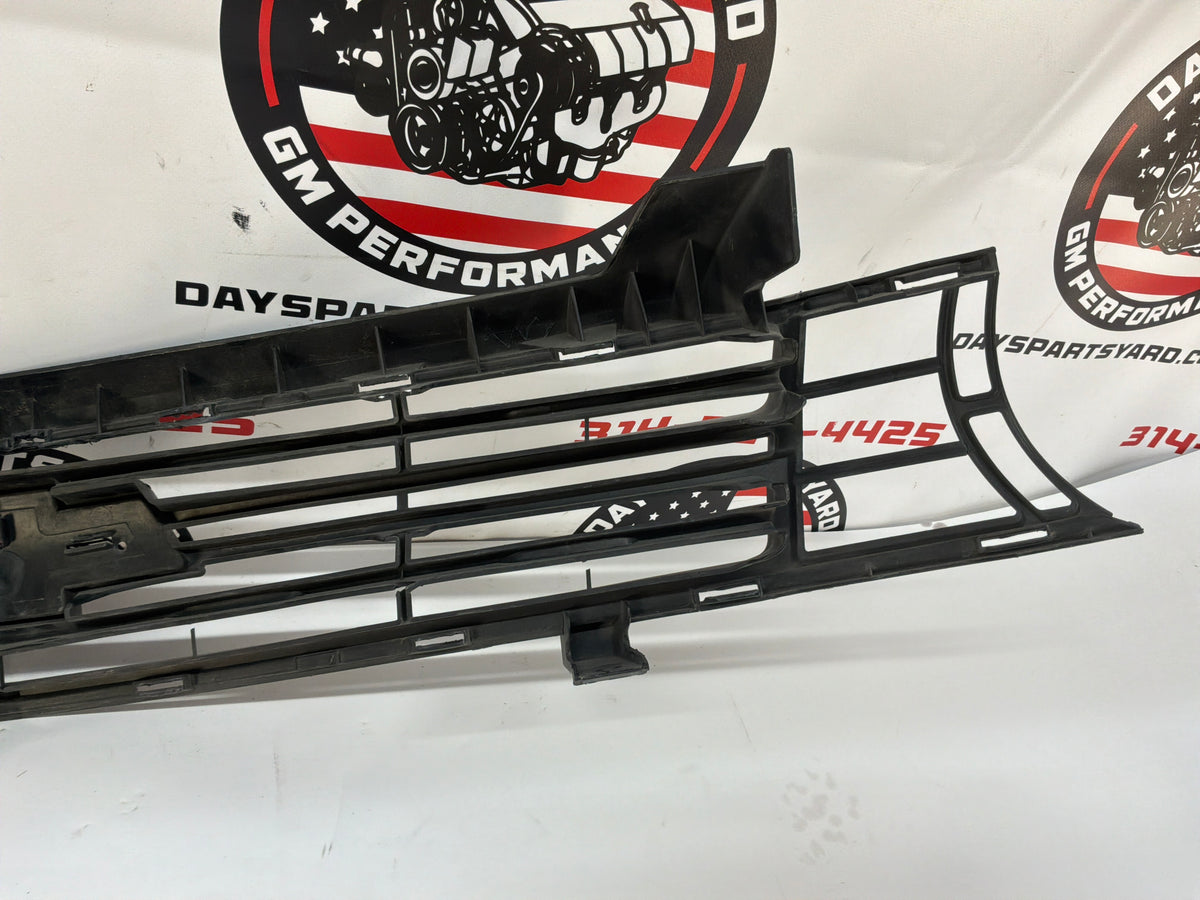 2013 Chevy Camaro ZL1 Front Bumper Fascia Upper Plastic Grille OEM