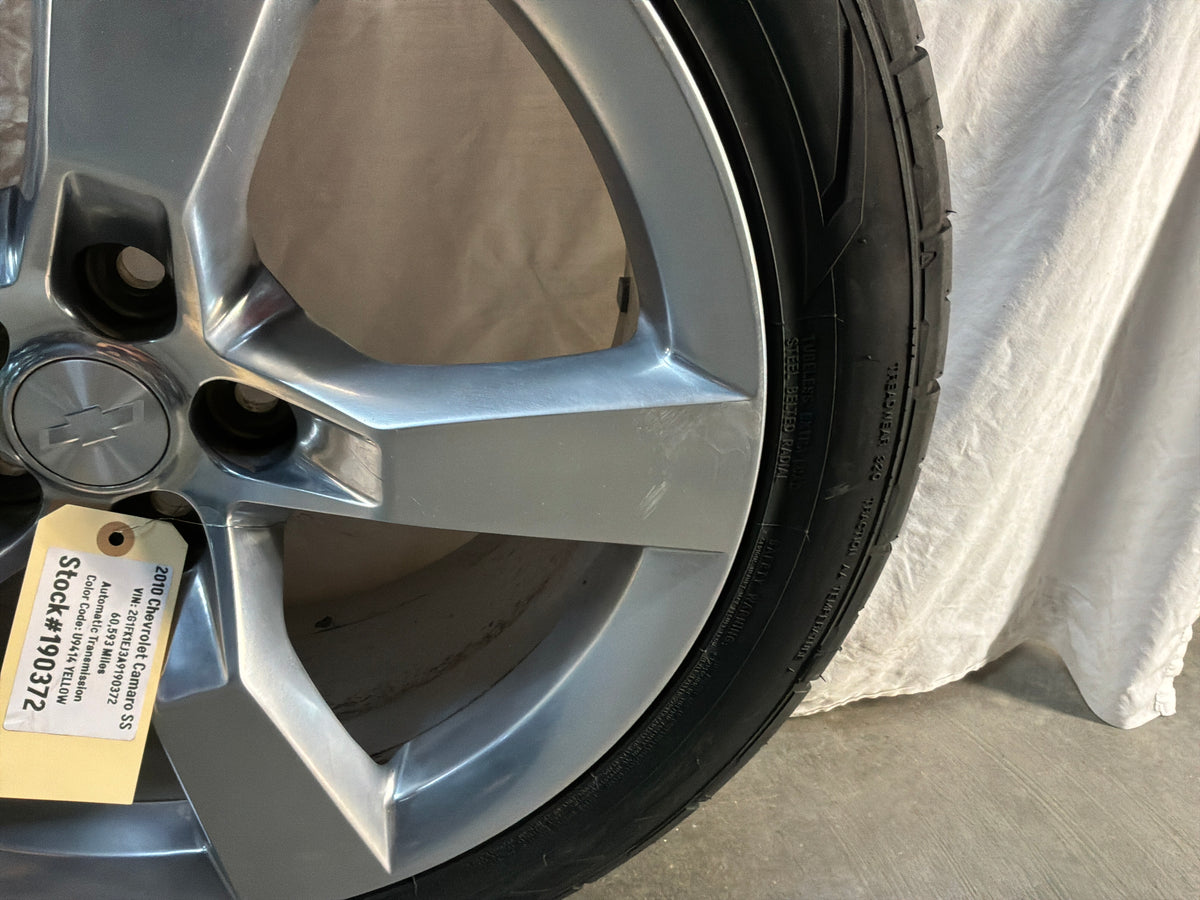 2010 Chevy Camaro SS 20x8 20x9 Factory OEM Wheels Rims with Tires