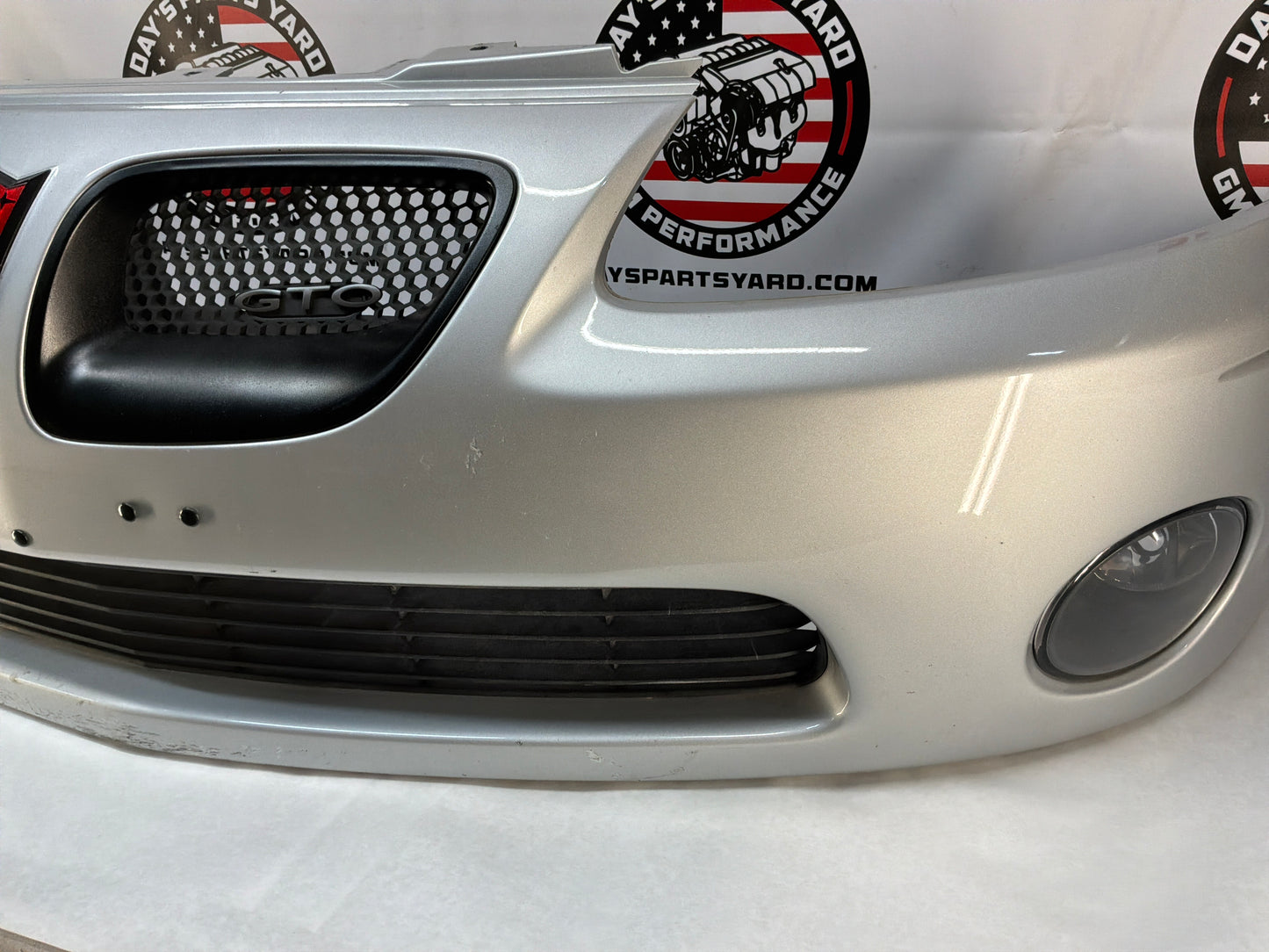 2005 Pontiac GTO Front Bumper Cover Fascia Silver OEM