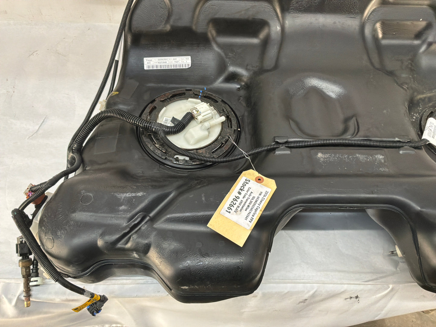 Fuel tank w pumps - Day's Parts Yard