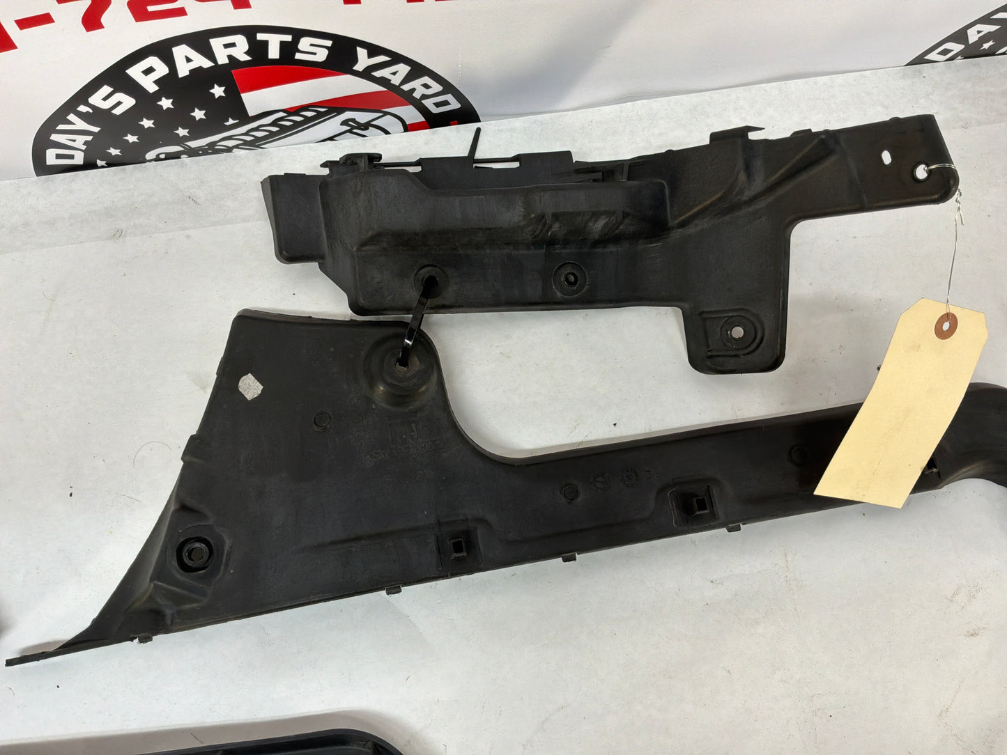 2011 Chevy Caprice PPV RH & LH Rear Bumper Guide Brackets Mounts Supports OEM
