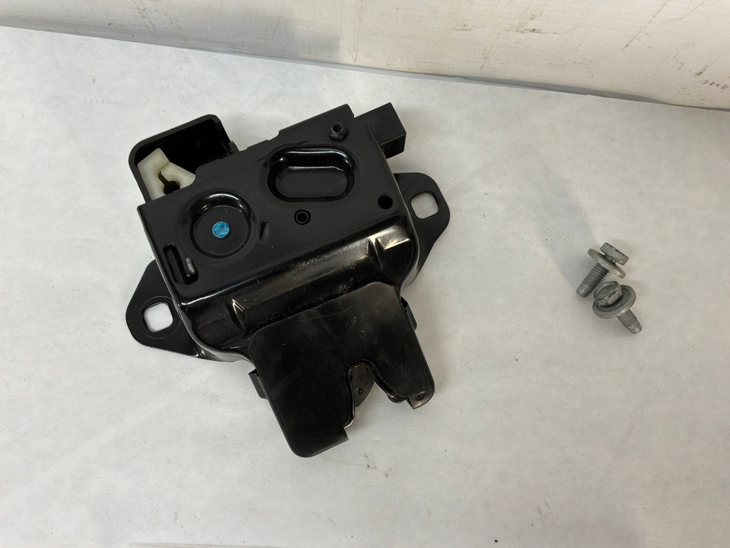 Trunk latch - Day's Parts Yard