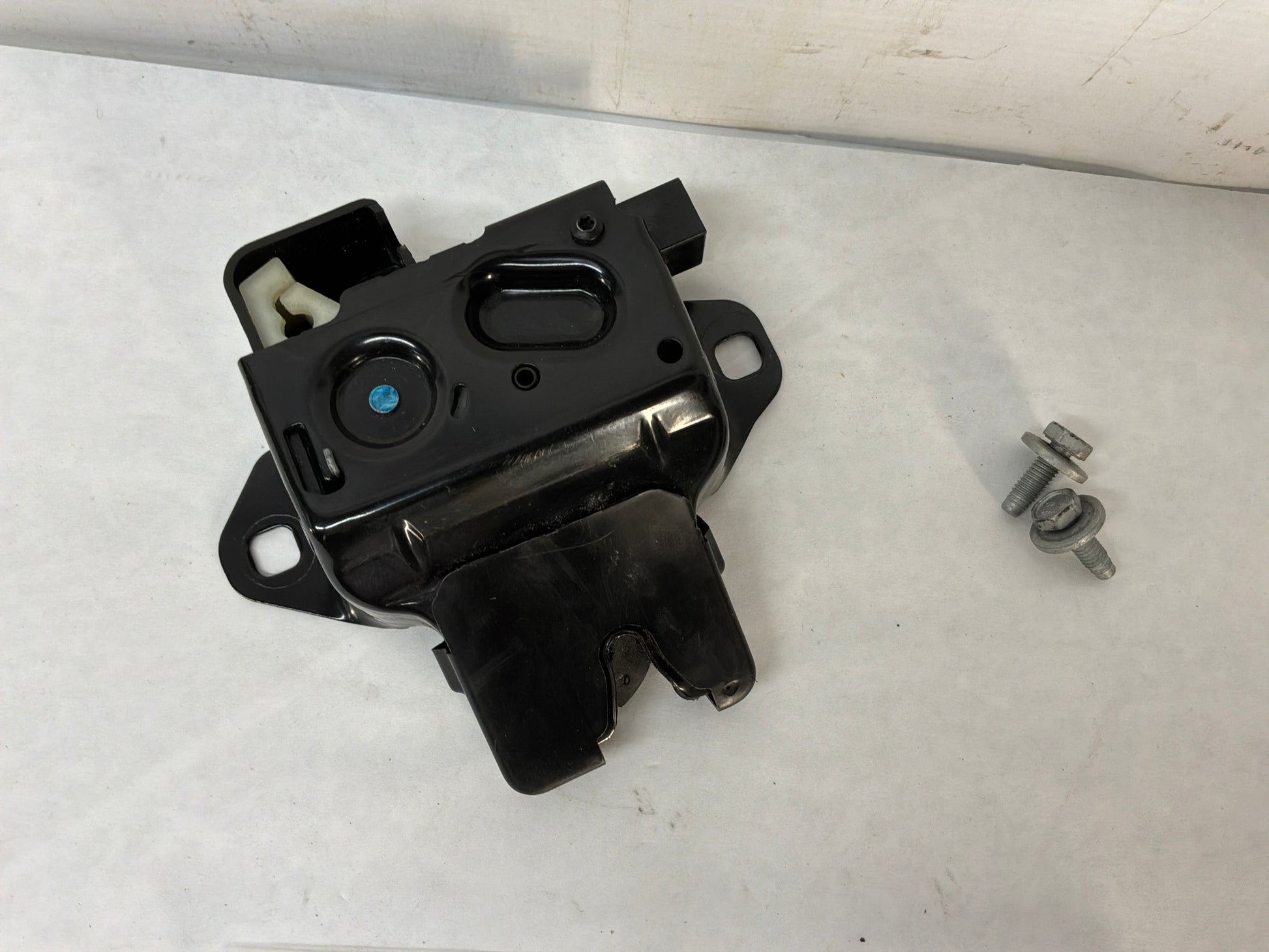 Trunk latch - Day's Parts Yard