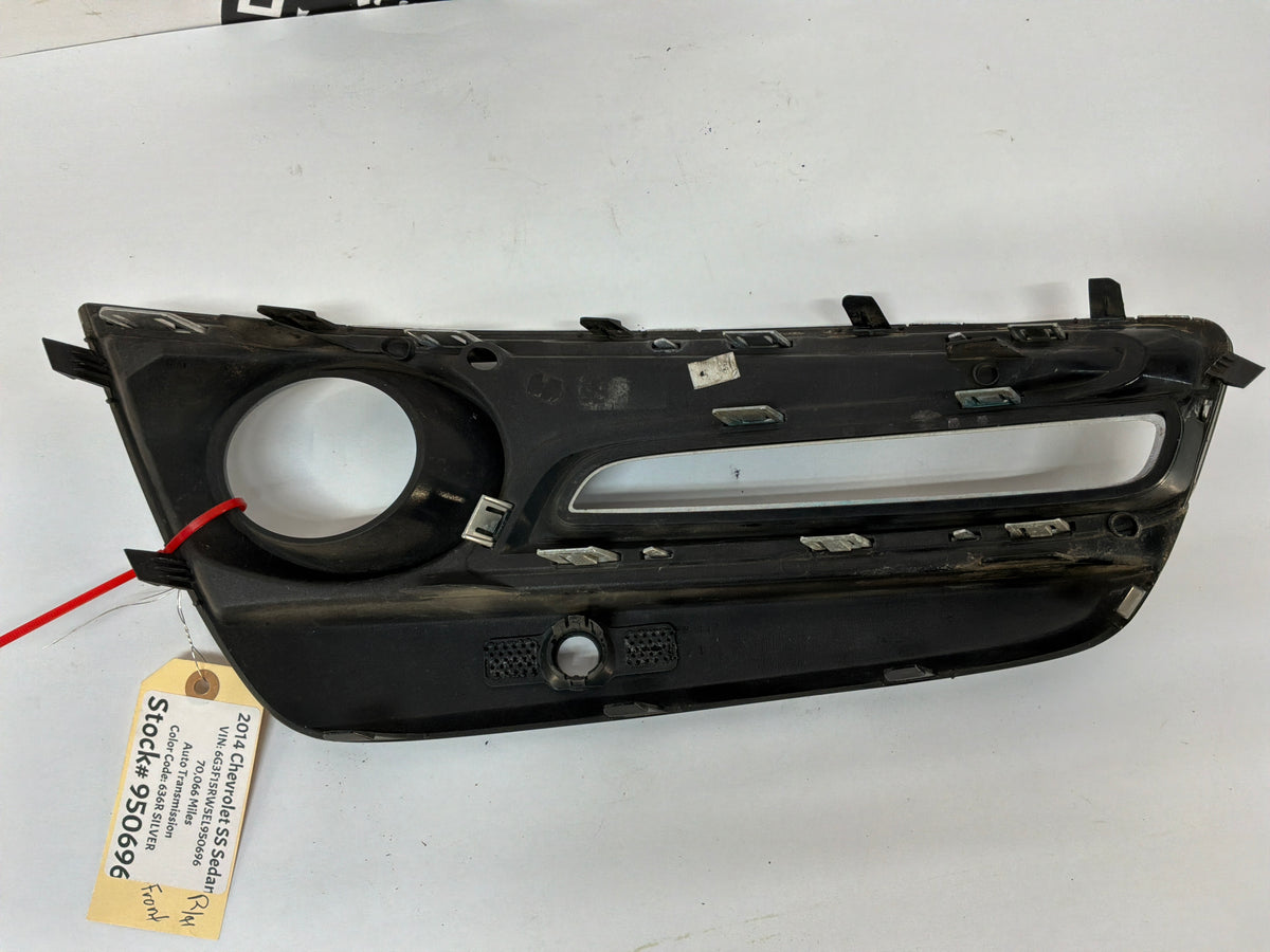 2014 Chevy SS Sedan RH Passenger Fog Running Light Lamp Opening Cover Bezel OEM