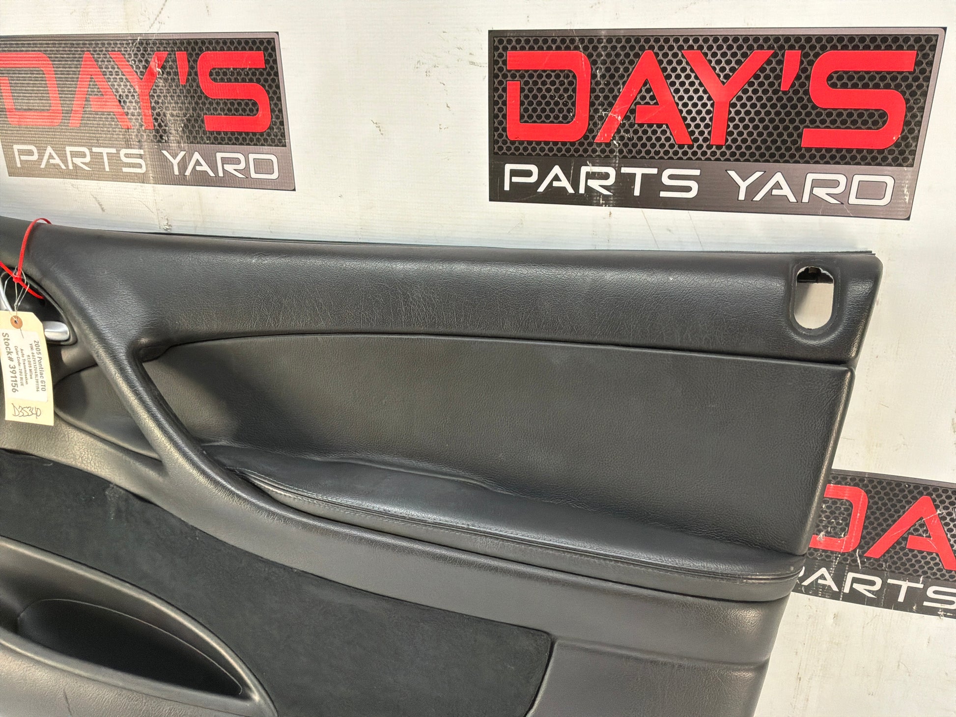 Rh door panel - Day's Parts Yard