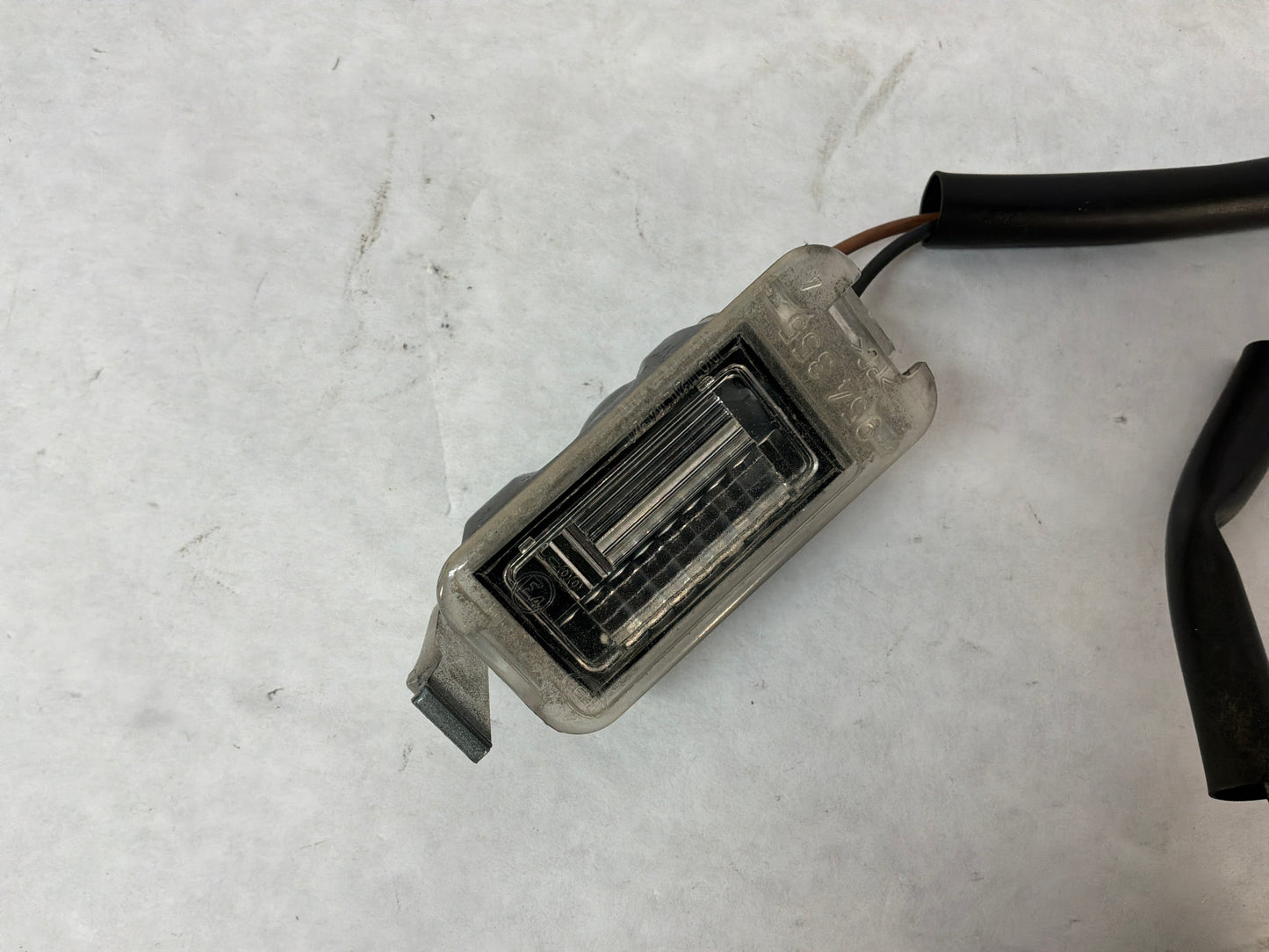 2006 Pontiac GTO License Plate Tag Lights RH & LH OEM
