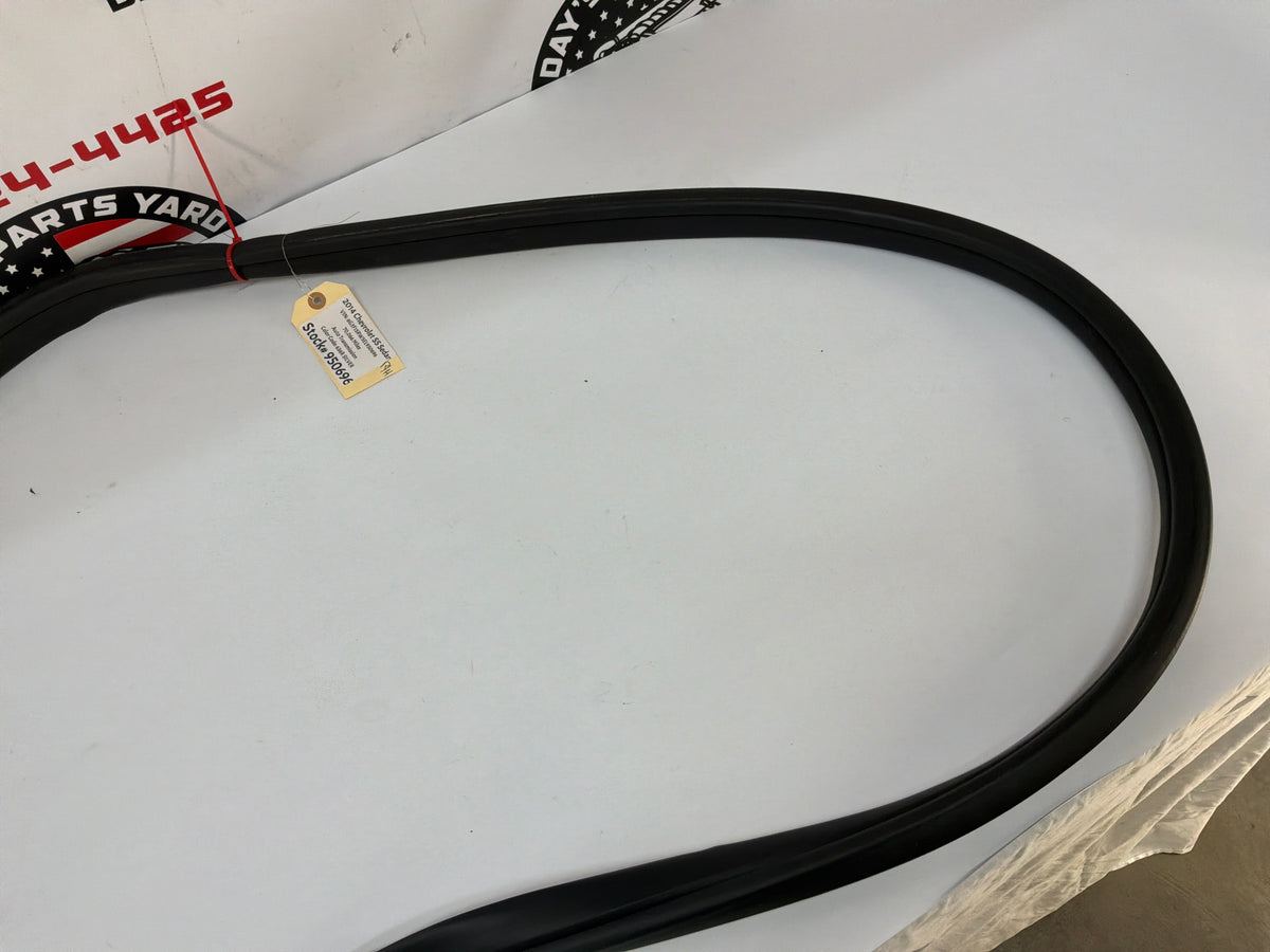 2014 Chevy SS Sedan RH Passenger Front Door Weather Strip Rubber Seal OEM