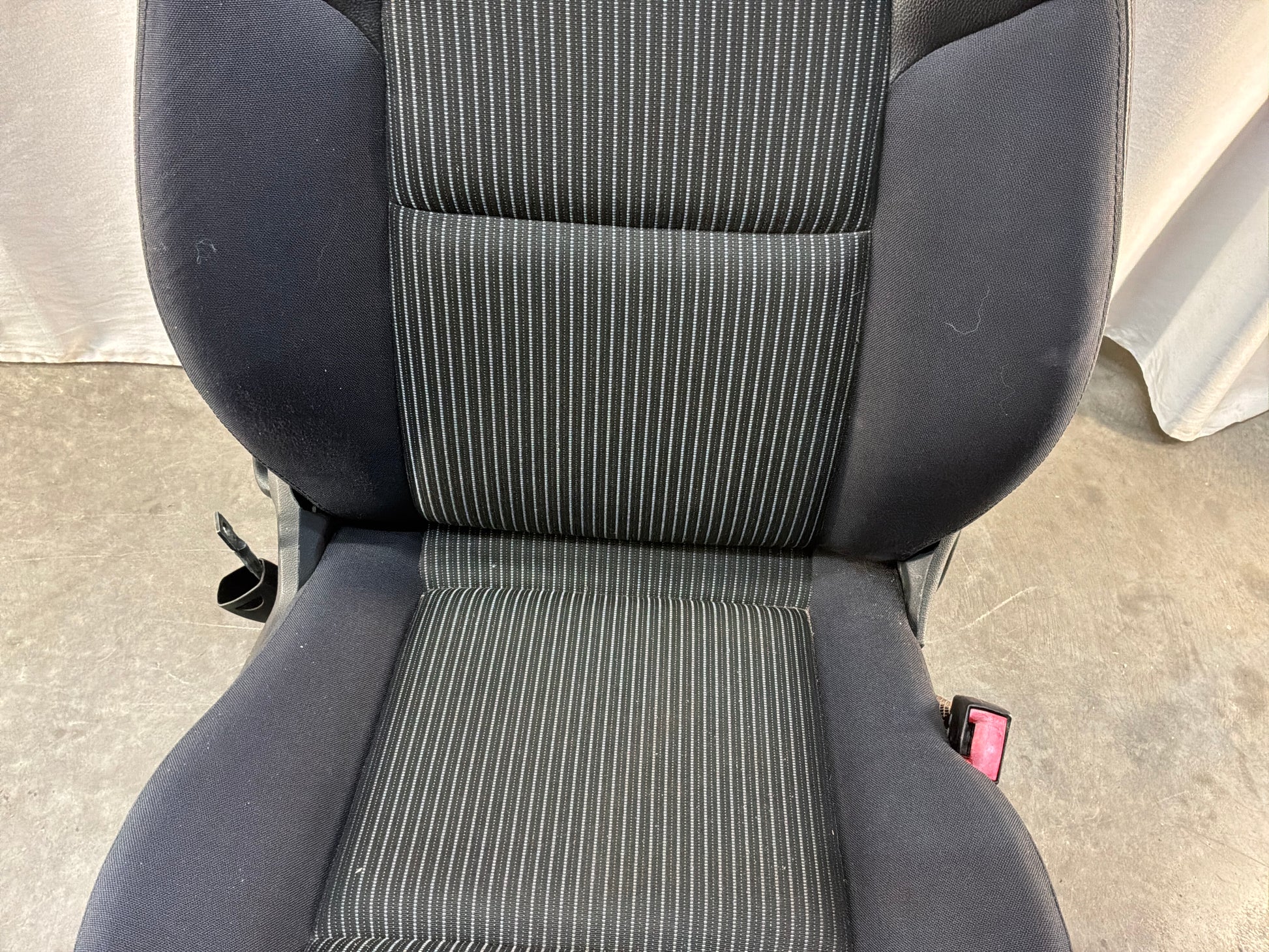 Front seats - Day's Parts Yard