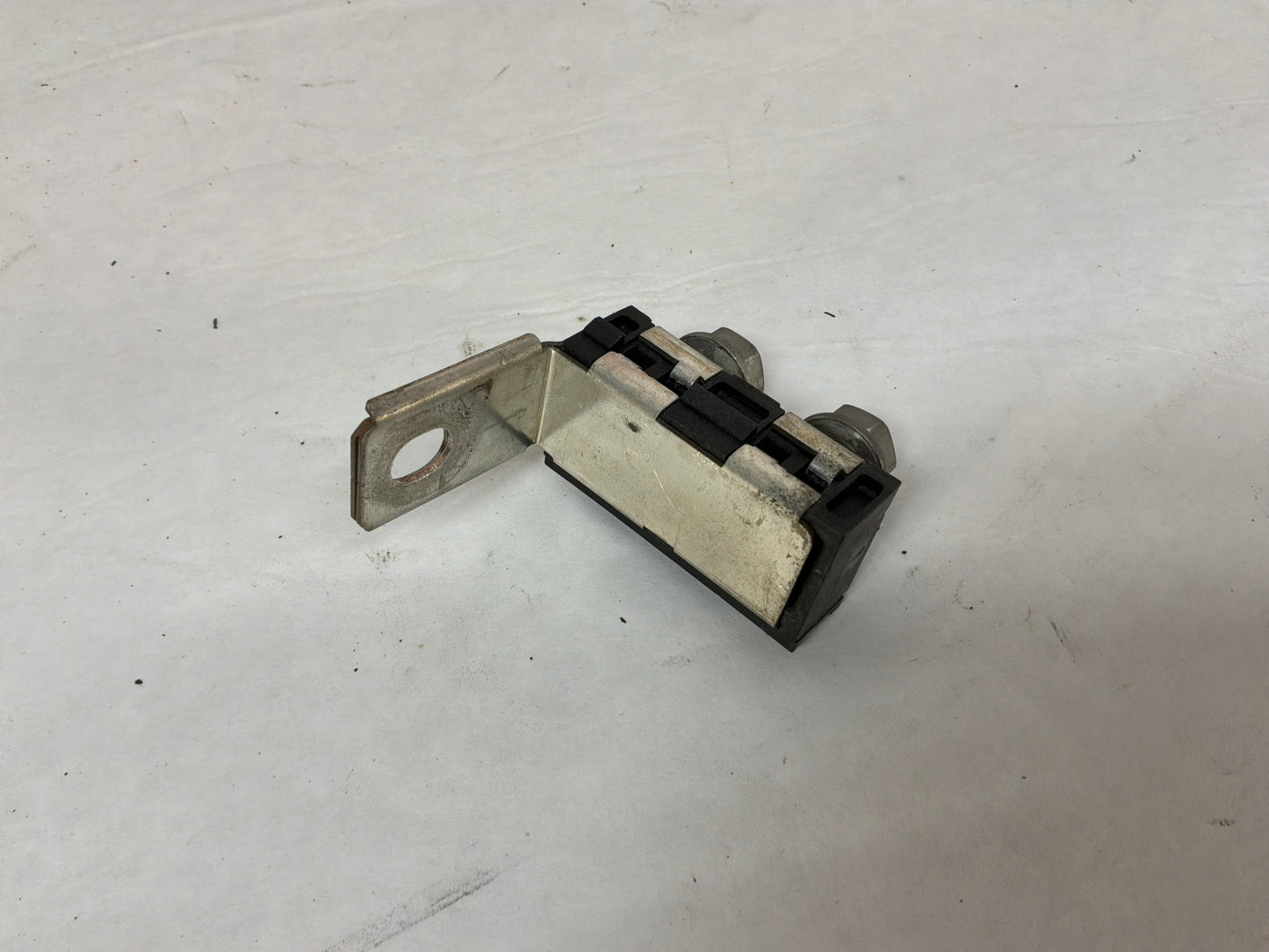 2017 Chevy SS Sedan Jump Starter Positive Post Battery Circuit Fuse Block OEM