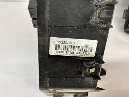 Fuse box w lid - Day's Parts Yard