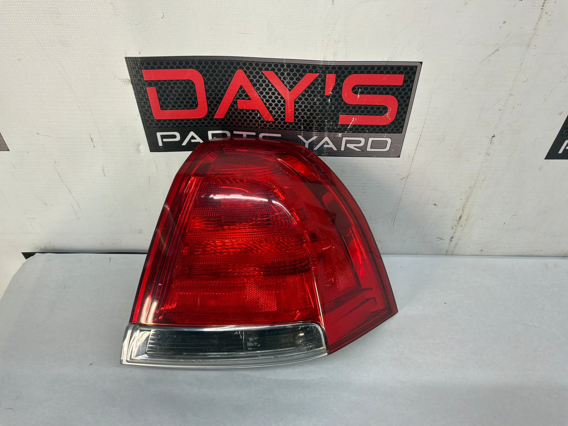 Rh taillight - Day's Parts Yard