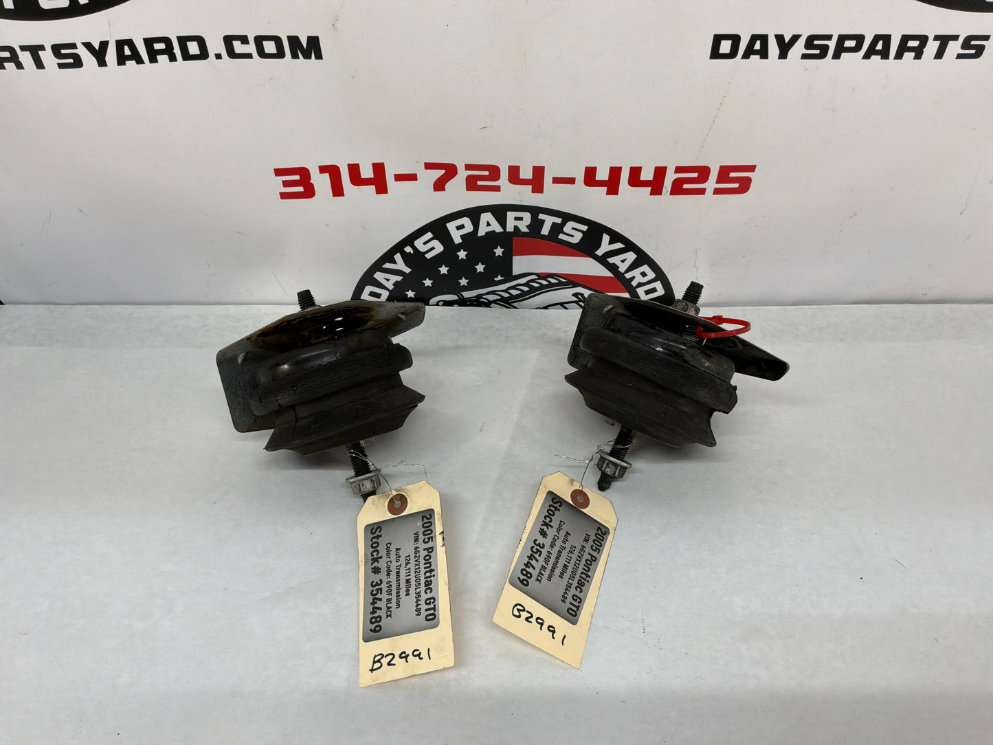 2005 Pontiac GTO Engine Motor Mounts OEM