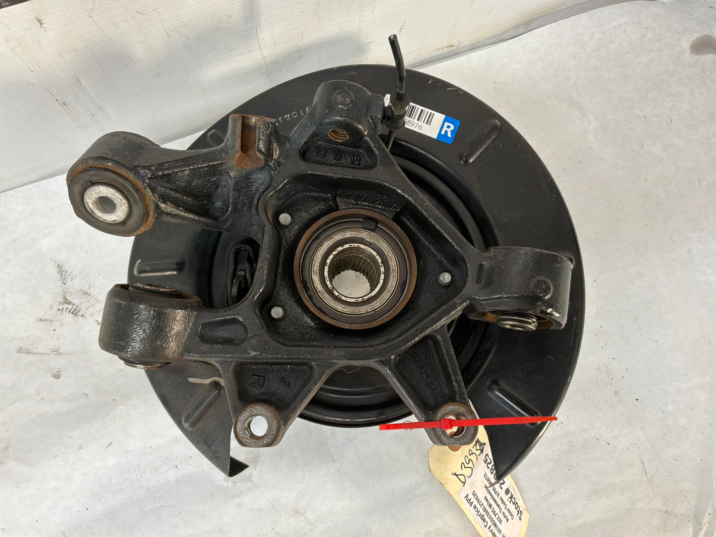 2016 Chevy Caprice PPV RH Passenger Rear Suspension Spindle Hub Knuckle Assembly OEM