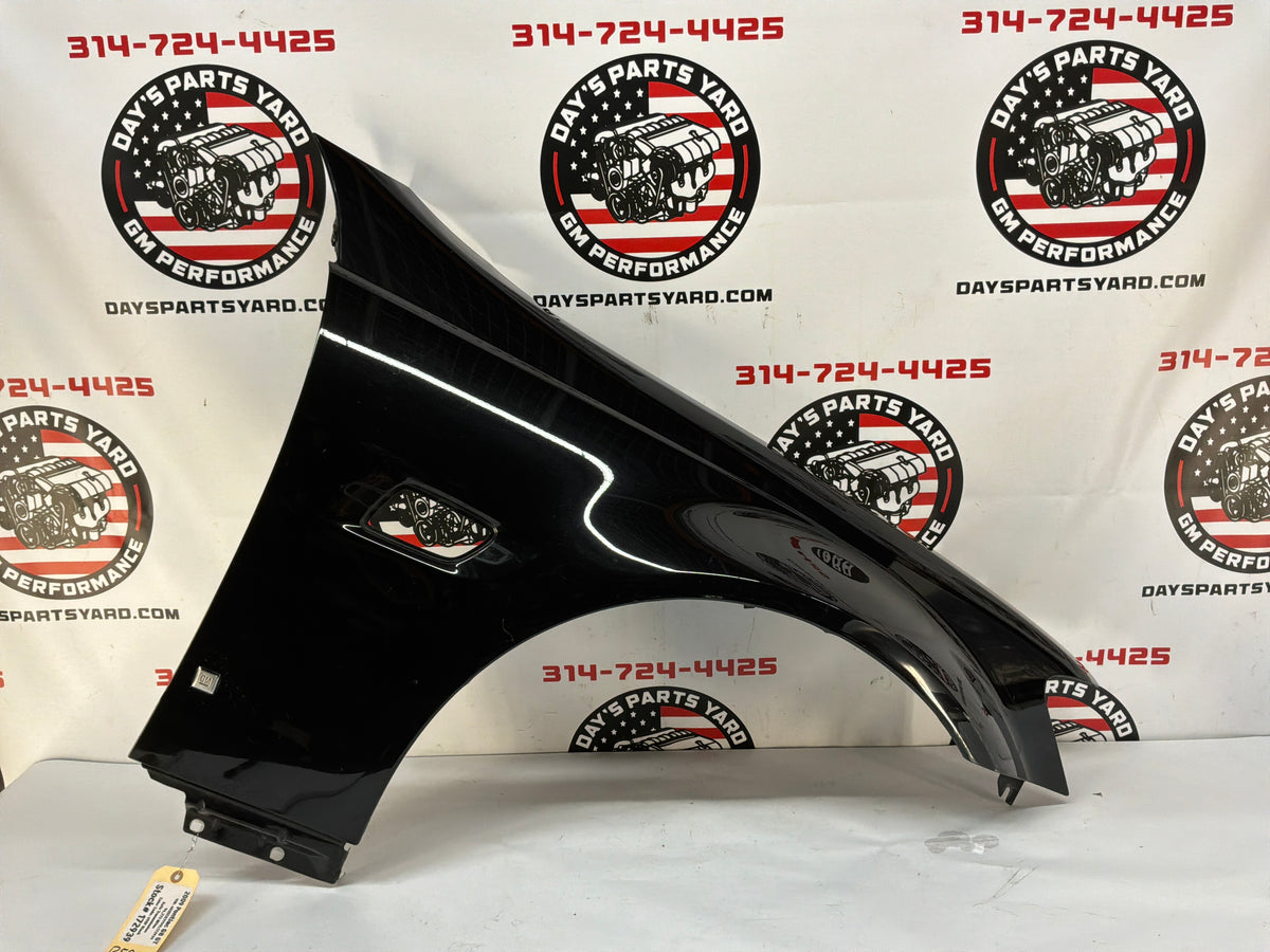 Rh fender - Day's Parts Yard