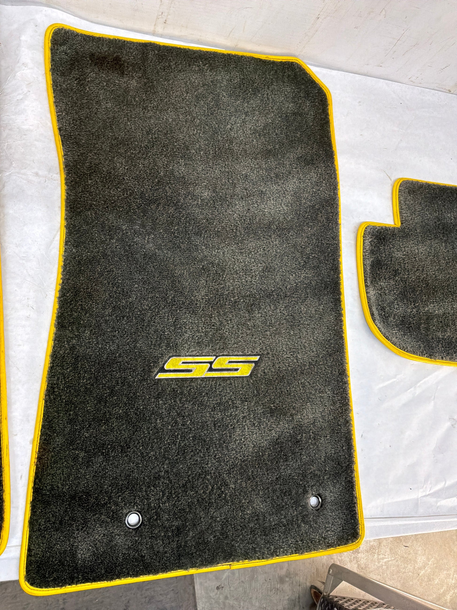 2010 Chevy Camaro SS Embordered Floor Mats Front and Rear - Day's Parts Yard