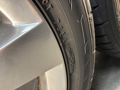 2010 Chevy Camaro SS 20x8 20x9 Factory OEM Wheels Rims with Tires