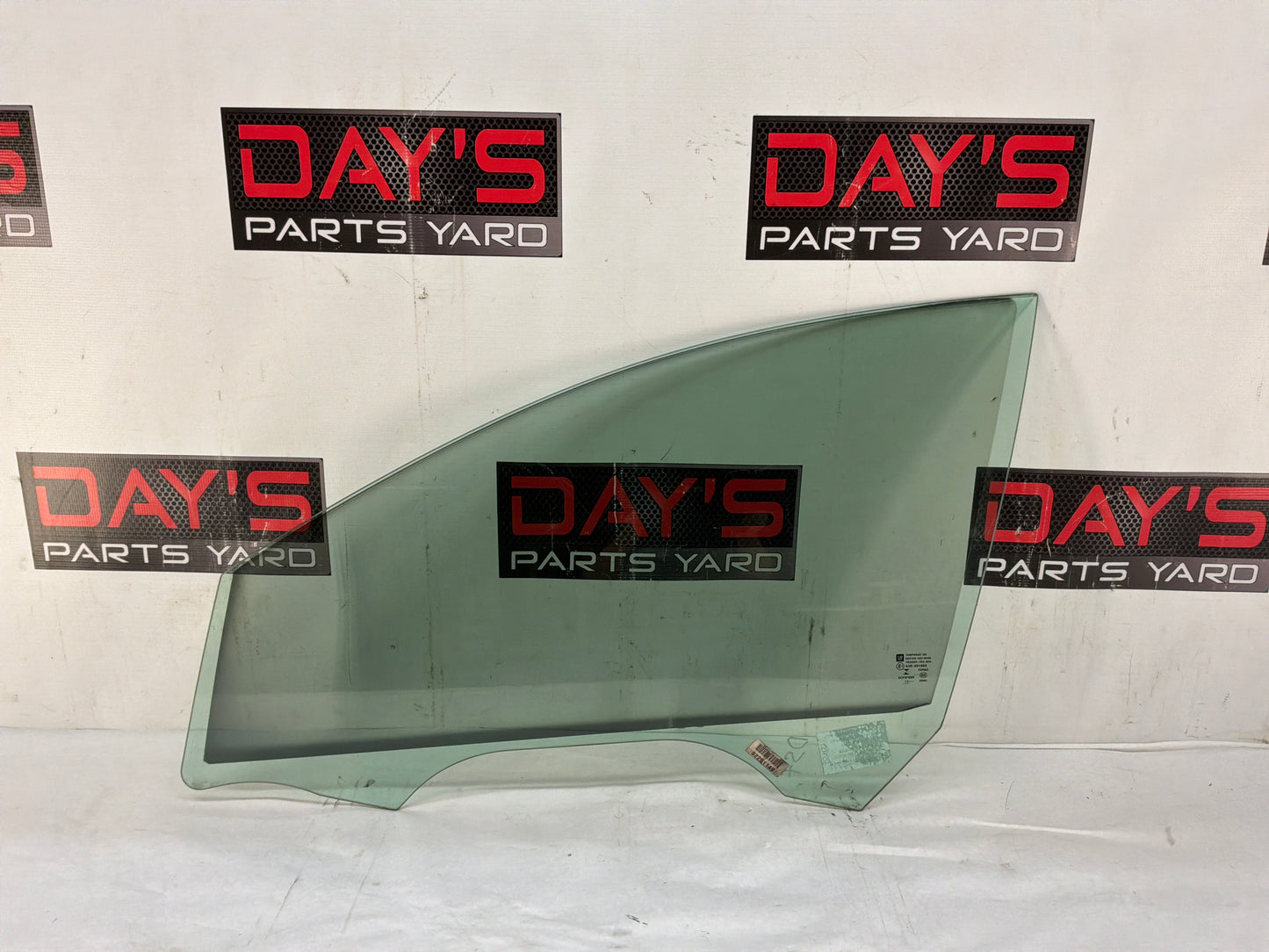 Lh front door window glass - Day's Parts Yard