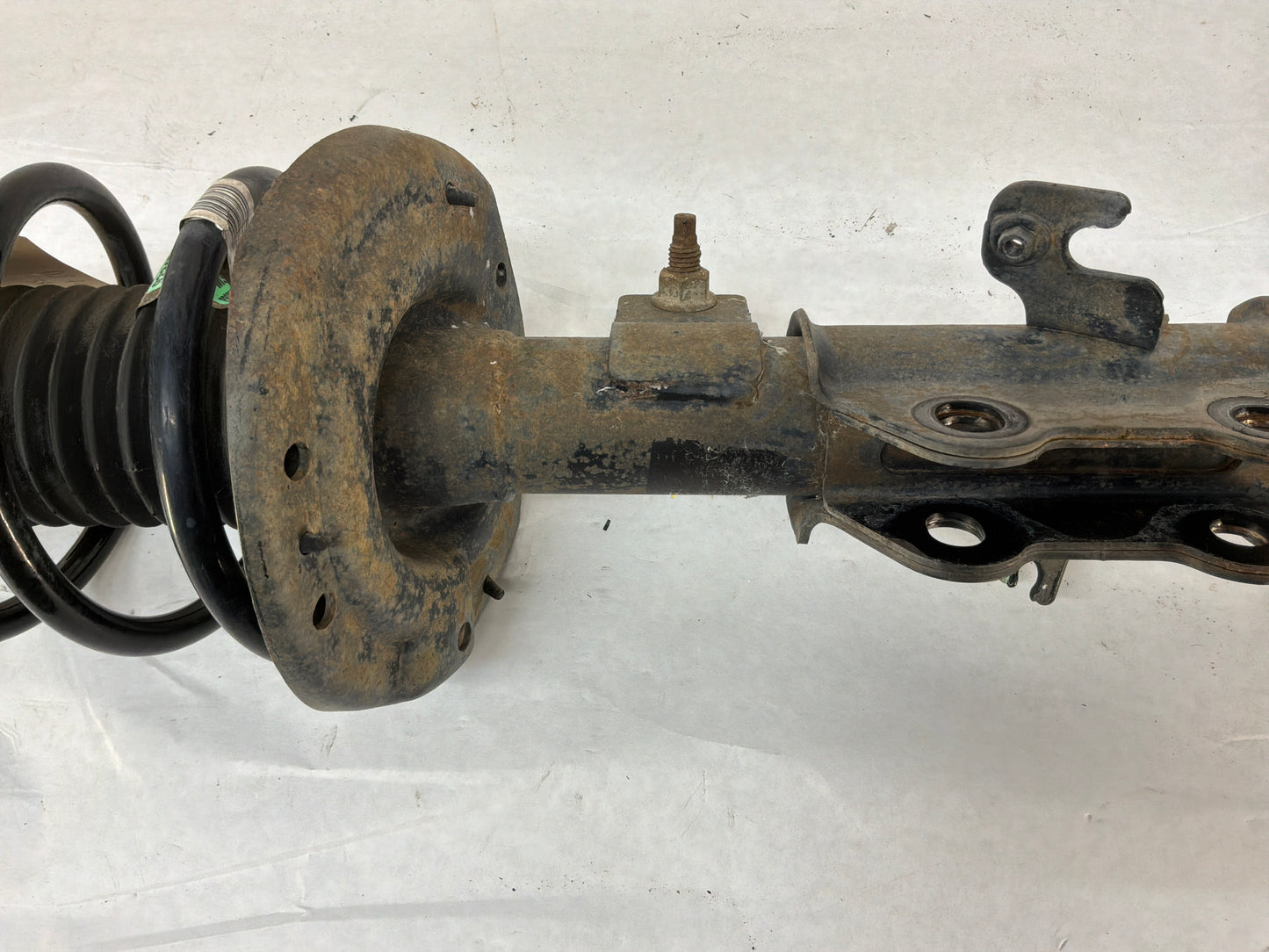 2013 Chevy Camaro LH Driver Front Suspension Shock Strut Assembly OEM