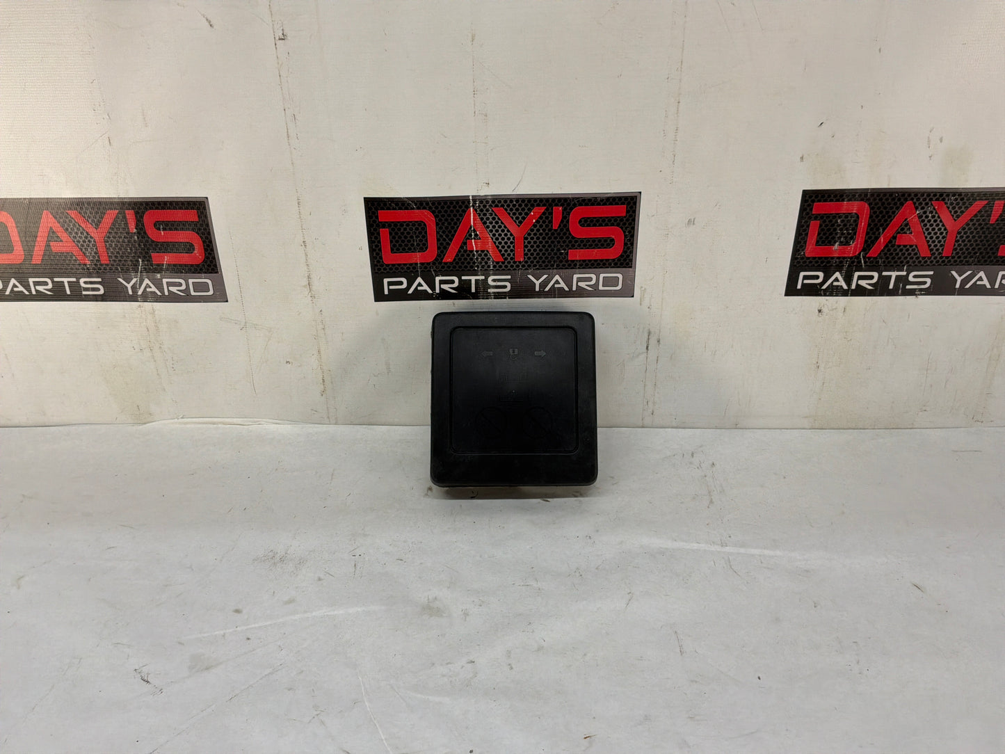 2015 Chevy SS Sedan Engine Bay Fuse Box Relay Wiring Junction Block Cover Lid OEM