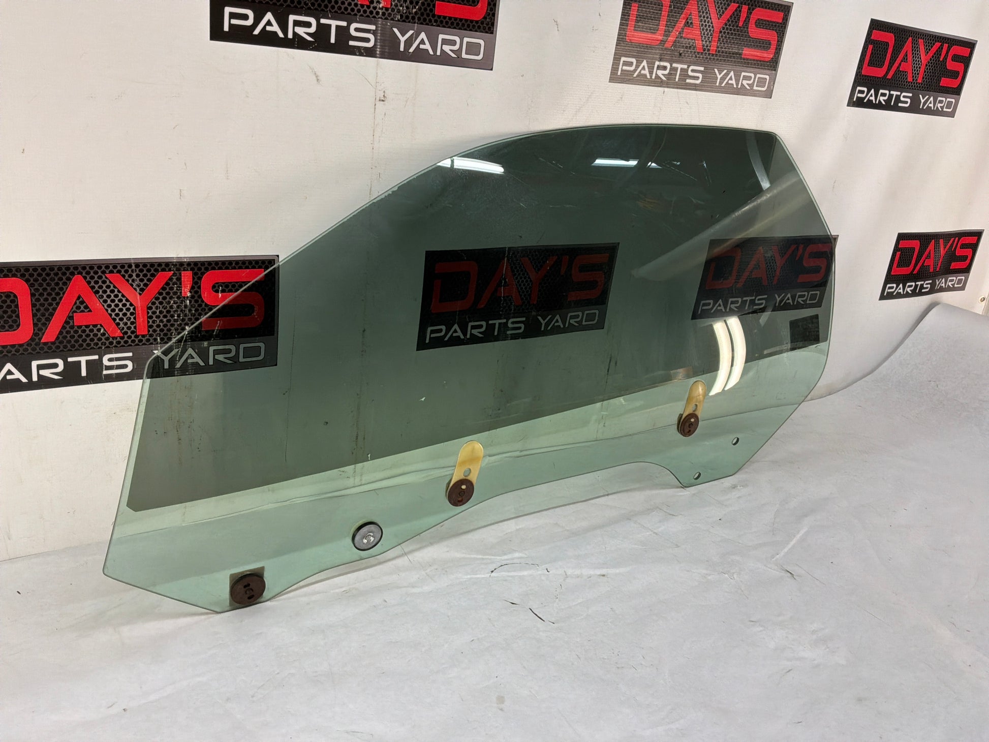 Lh front door glass - Day's Parts Yard