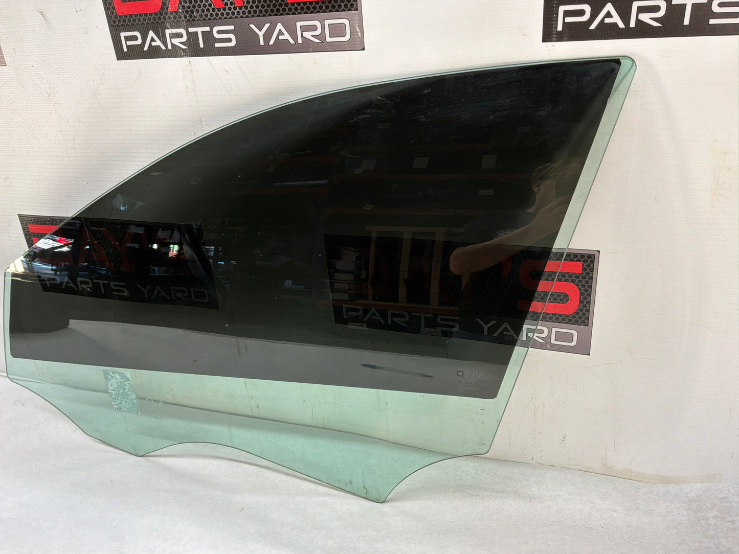 Lh front glass - Day's Parts Yard