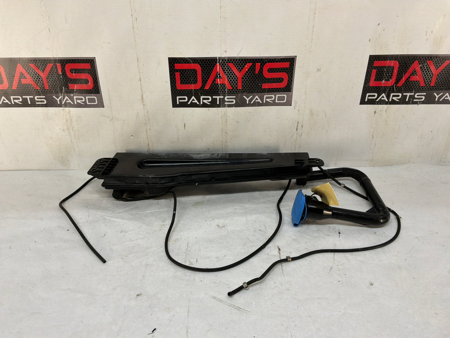 2014 Chevy Caprice PPV Windshield Washer Reservoir Overflow Tank Bottle OEM